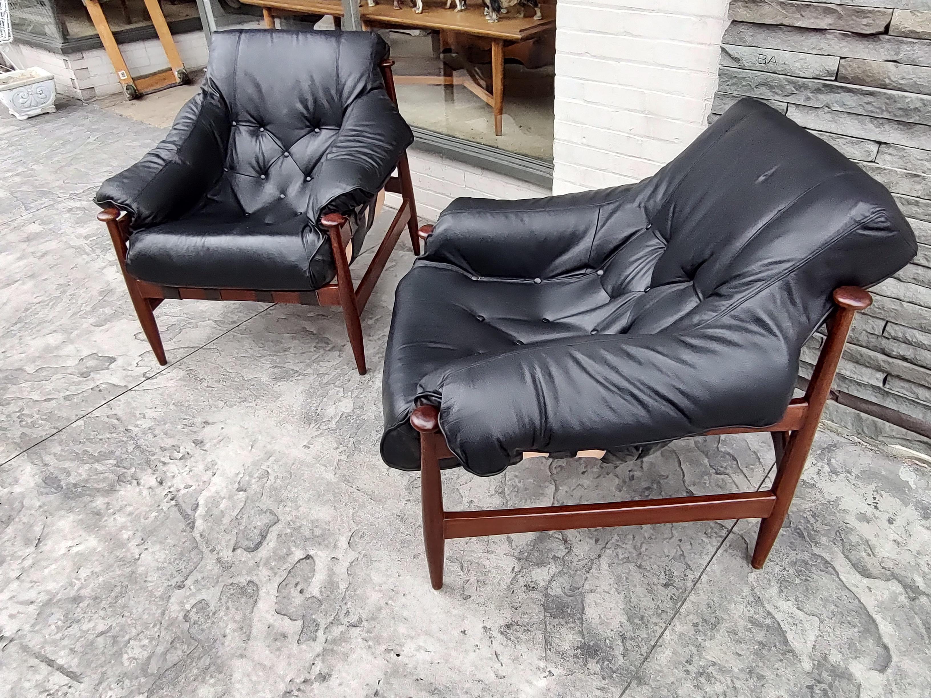 Pair of Mid Century Modern Sculptural Mahogany & Leather Lounge Chairs 7