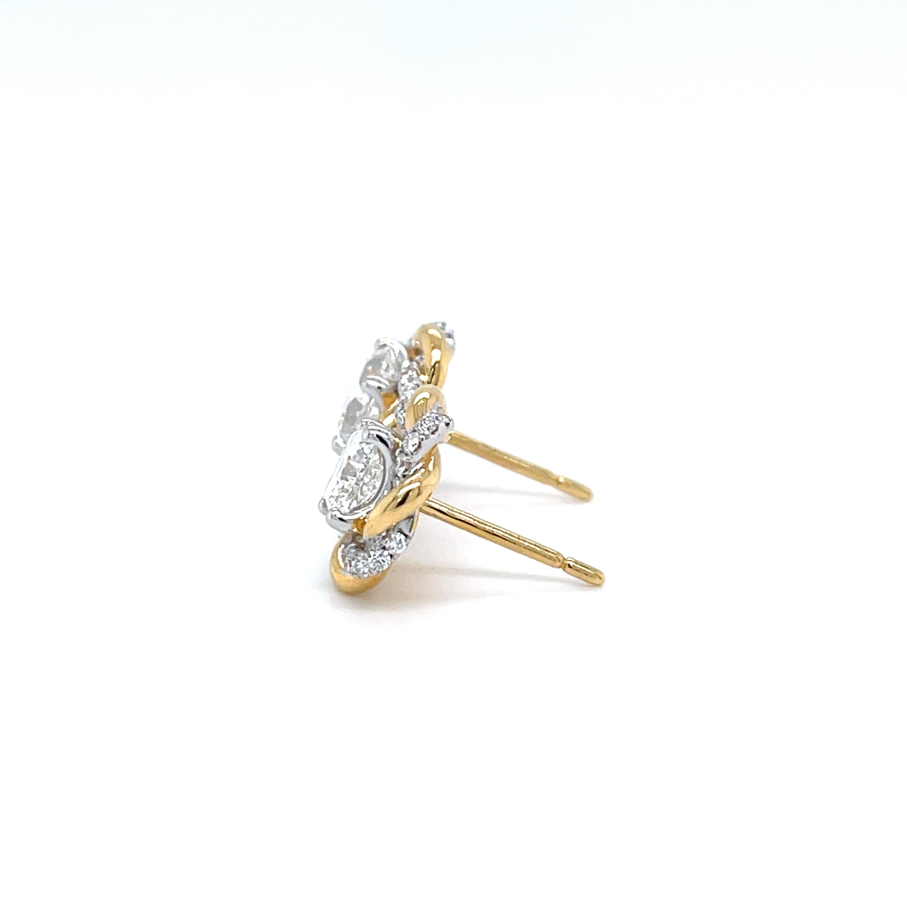 Sparkling Squared: Diamantohrringe mit 2,02 Karat in 18K Gelbgold (GIA zertifiziert)

Lassen Sie sich von der zeitgenössischen Eleganz dieses bezaubernden Paares von Diamantohrsteckern verzaubern. Mit zwei quadratischen Diamanten im Strahlenschliff