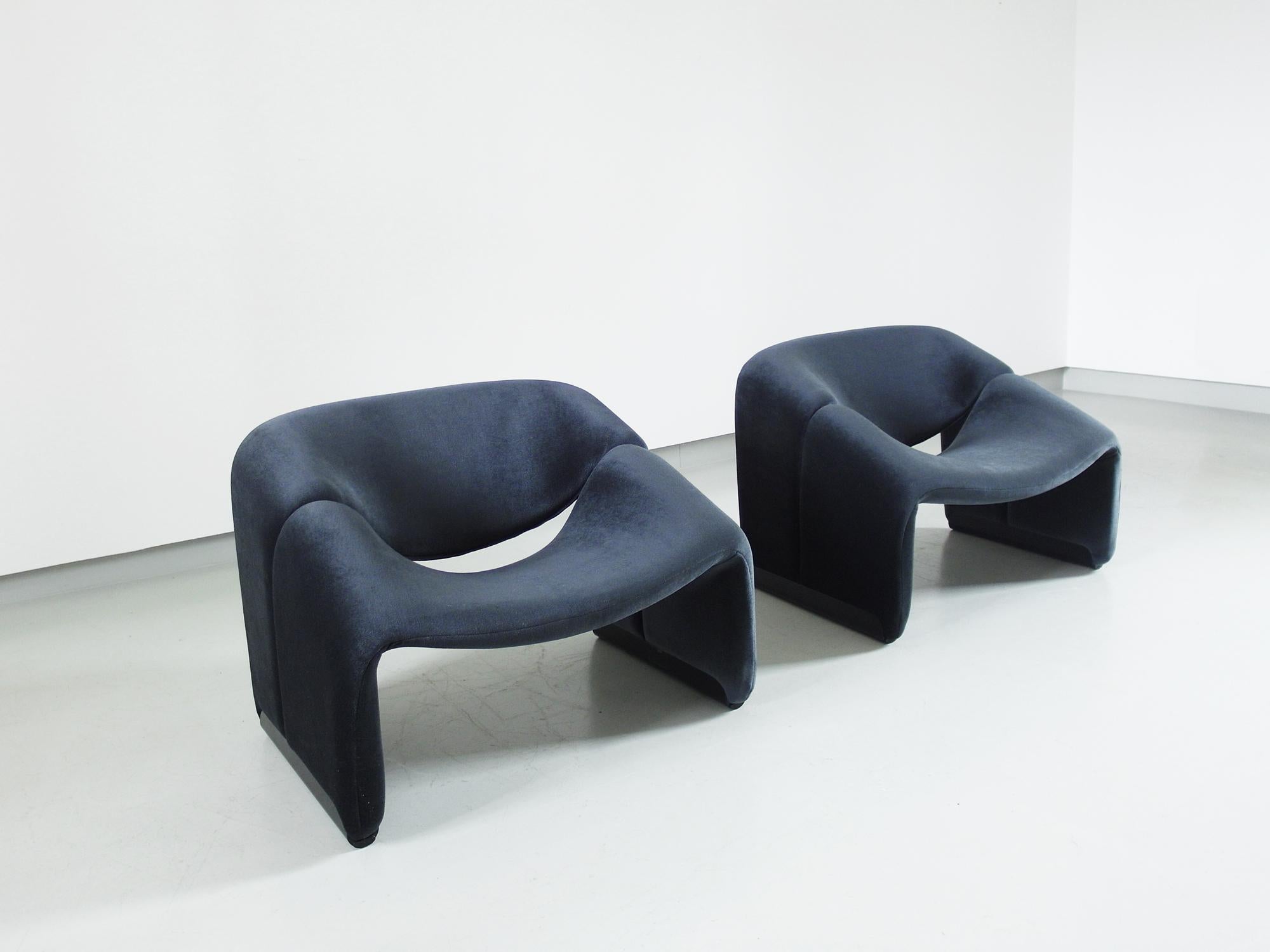 Mid-Century Modern Pair of F598 Groovy Chairs in Velvet by Pierre Paulin for Artifort, 1973