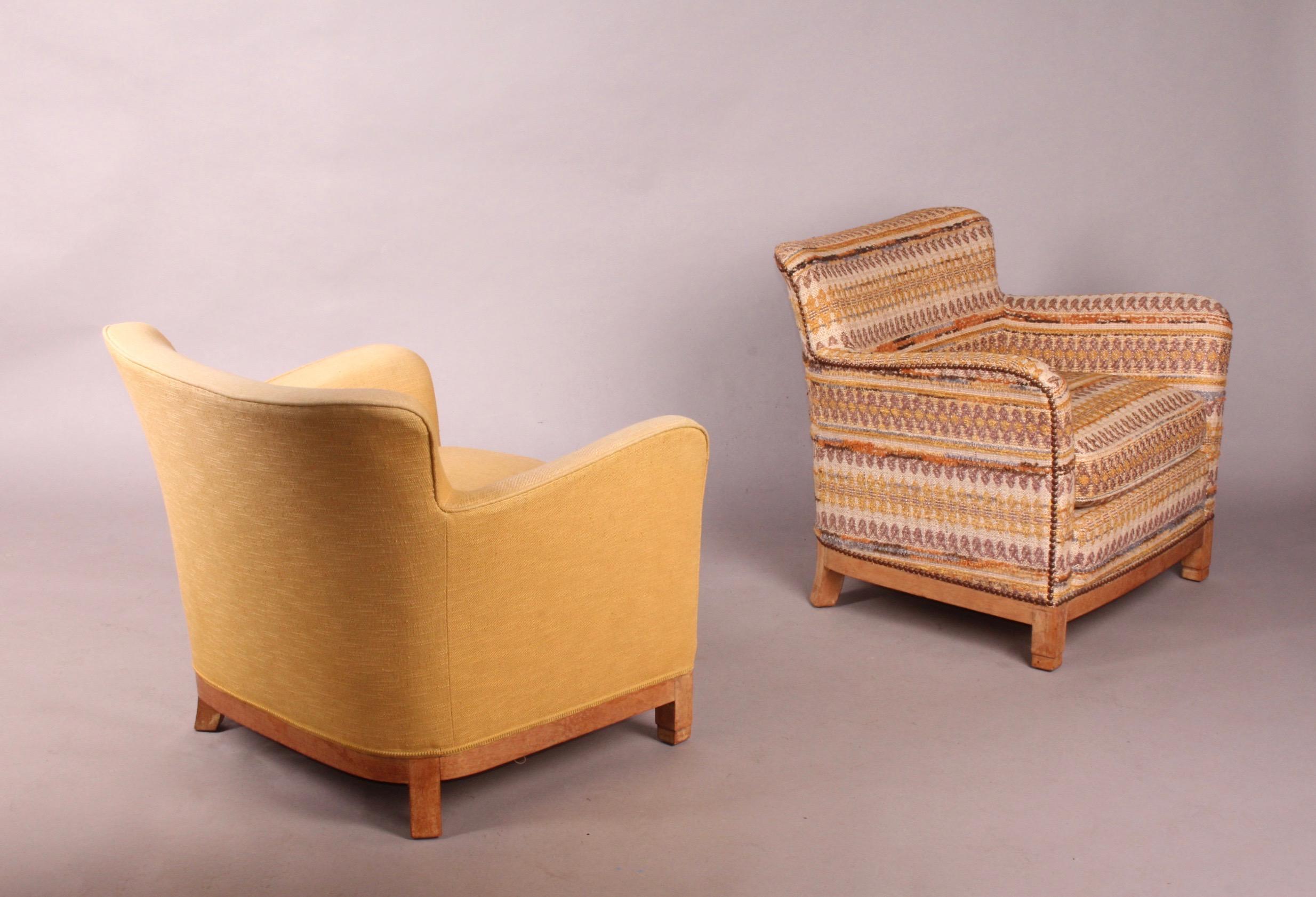 Pair of Fabric Armchairs 1