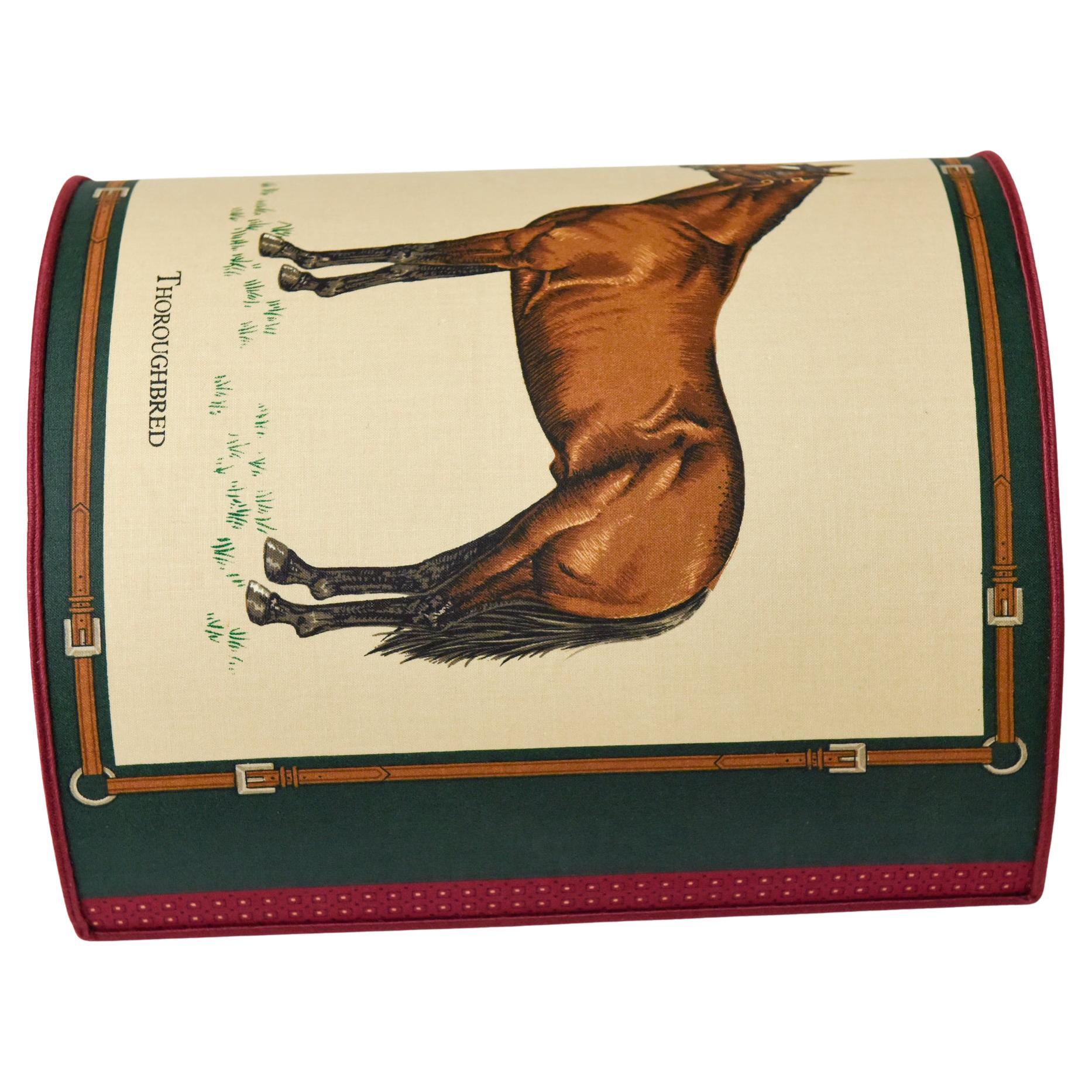 Paire d'éventails en tissu avec cheval pour lampes en vente 4