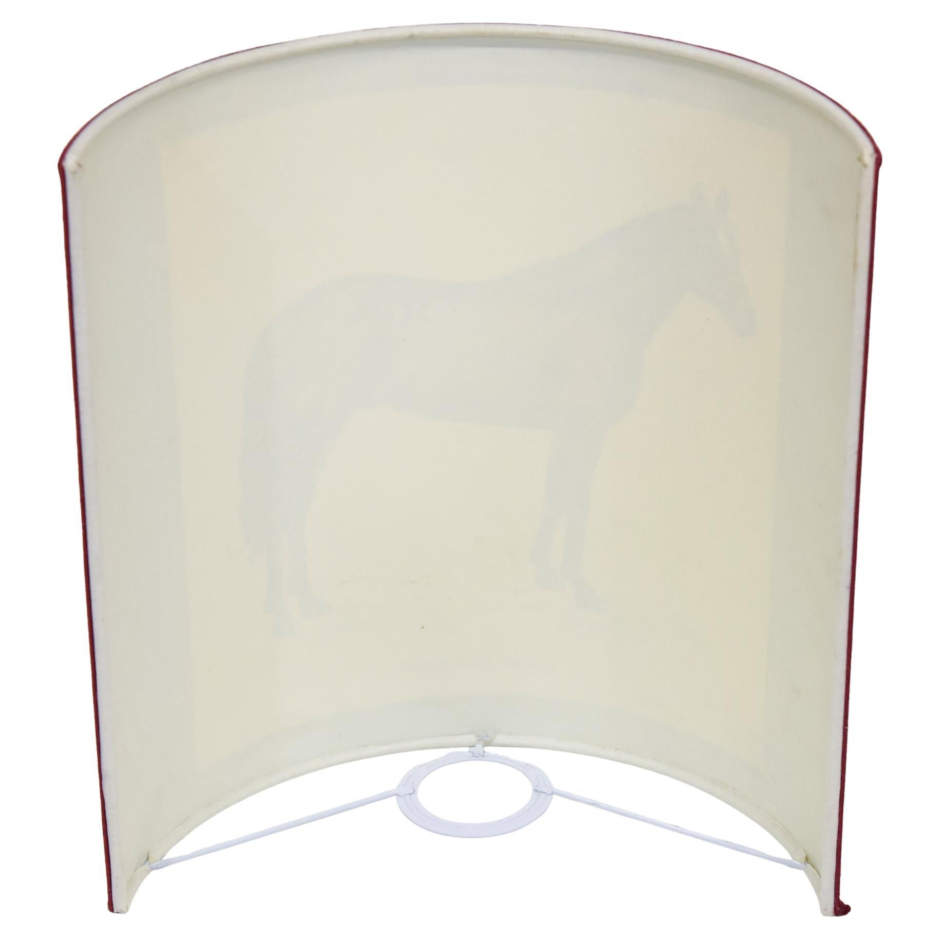 italien Paire d'éventails en tissu avec cheval pour lampes en vente