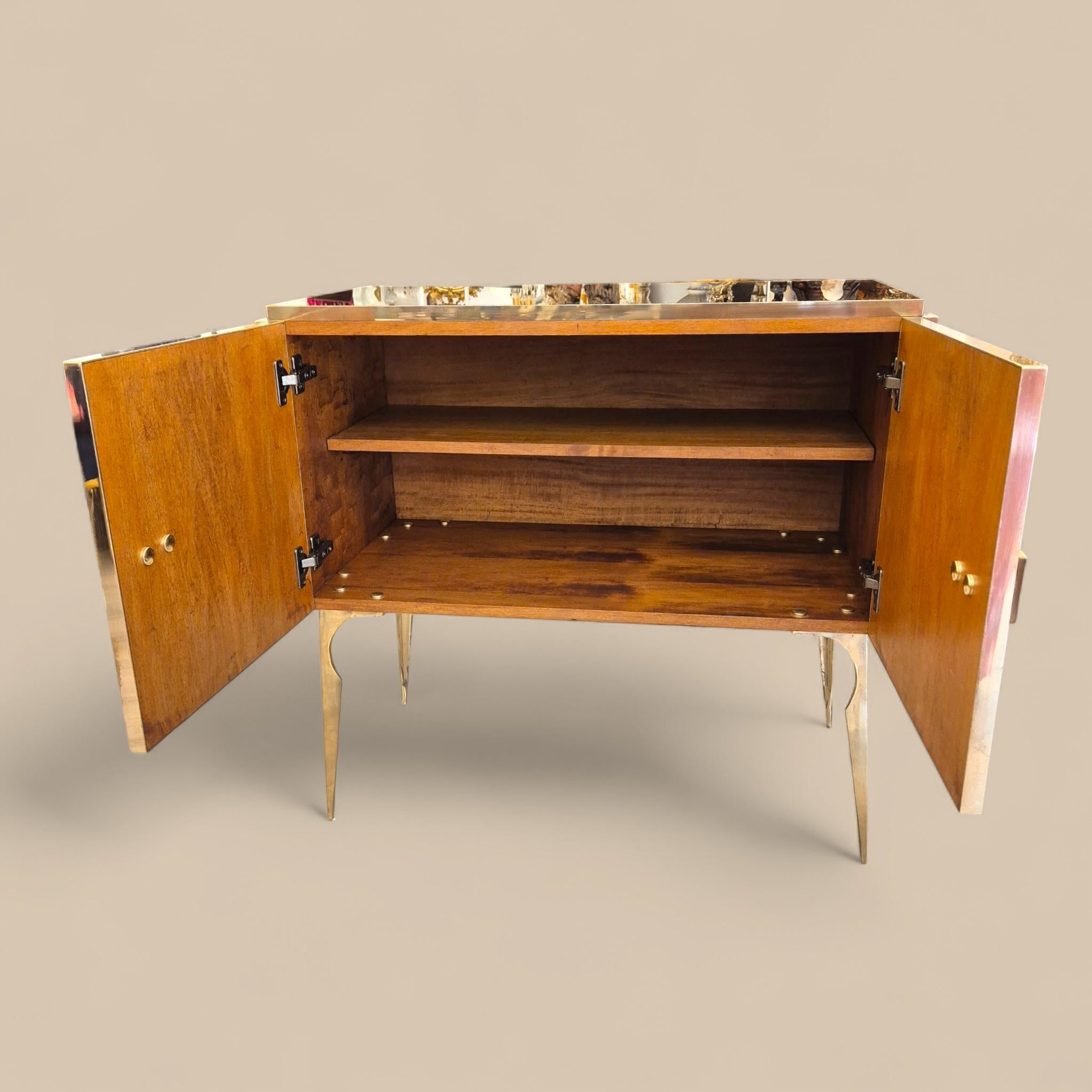 Coppia di consolle in vetro di Murano sfaccettato e ottone dorato, CIRCA 1960/70 in vendita 11