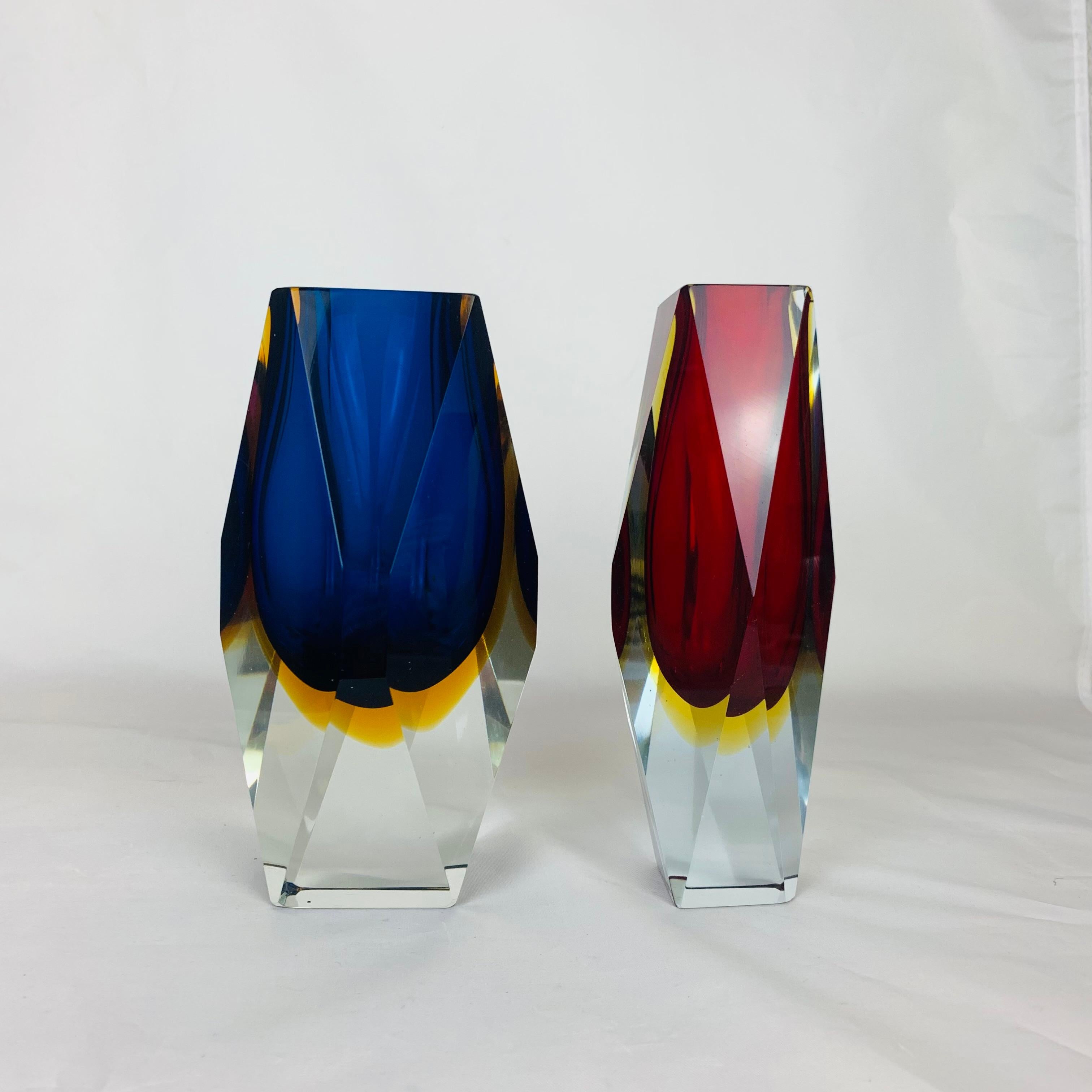 Verre Paire de vases Sommerso de Murano à facettes par Alessandro Mandruzzato en vente