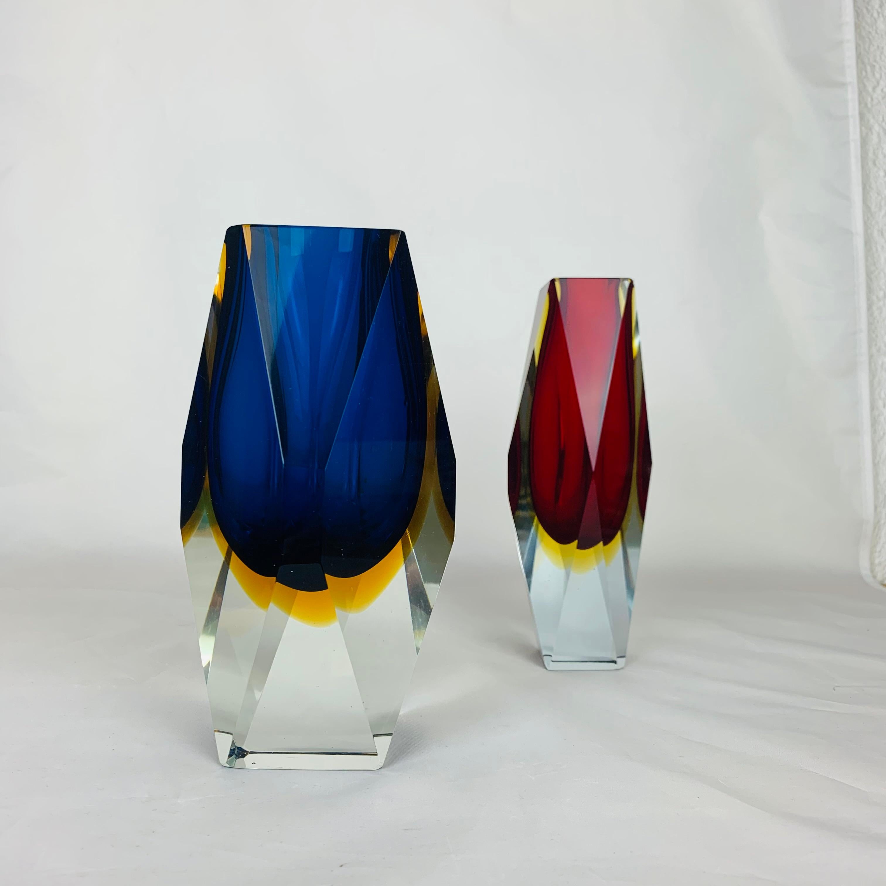 Paire de vases Sommerso de Murano à facettes par Alessandro Mandruzzato en vente 1