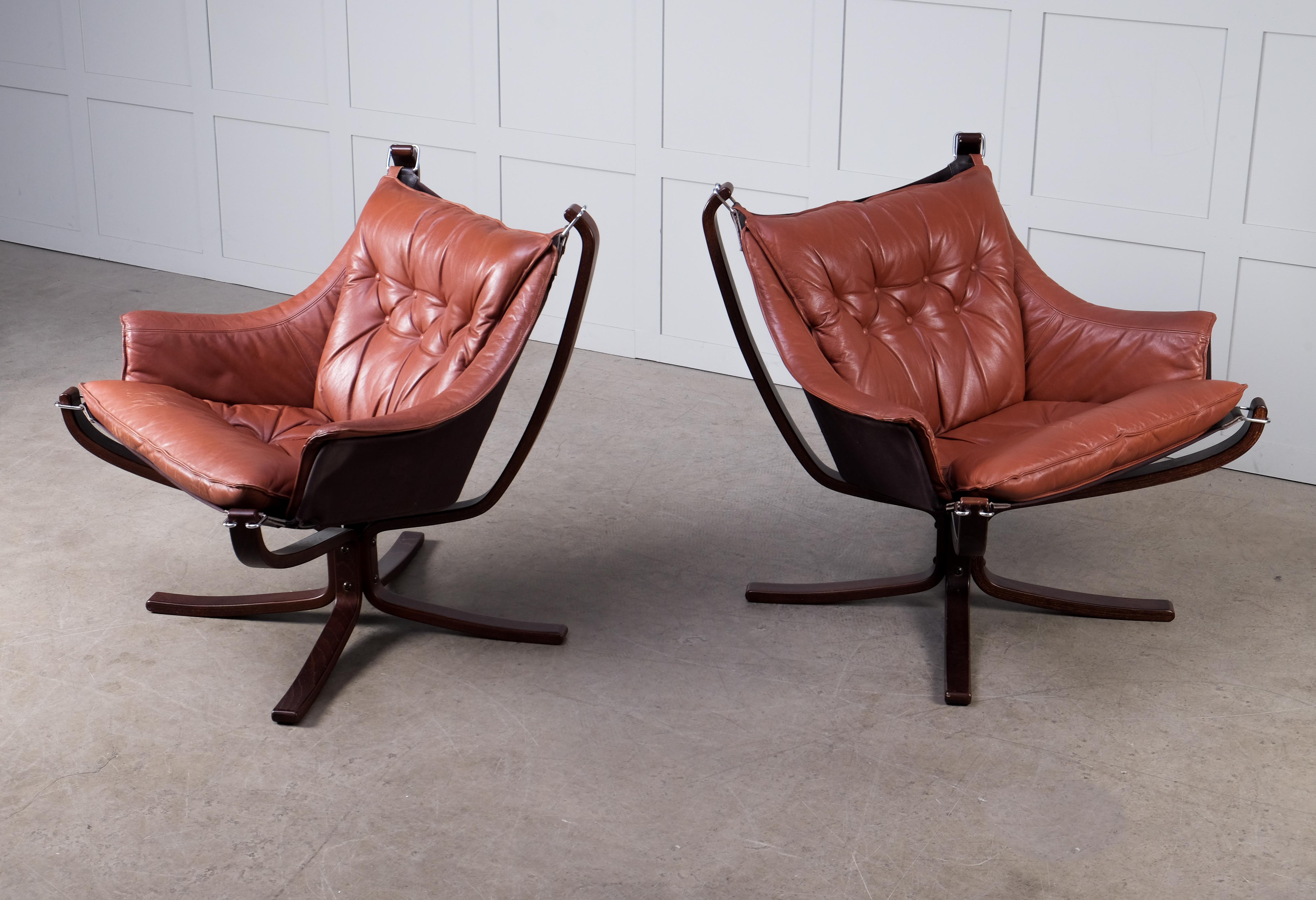 Norwegian Falcon chairs in leather by Sigurd Ressel, Norway, 1970s. 
Good vintage condition with signs of usage and patina.

 