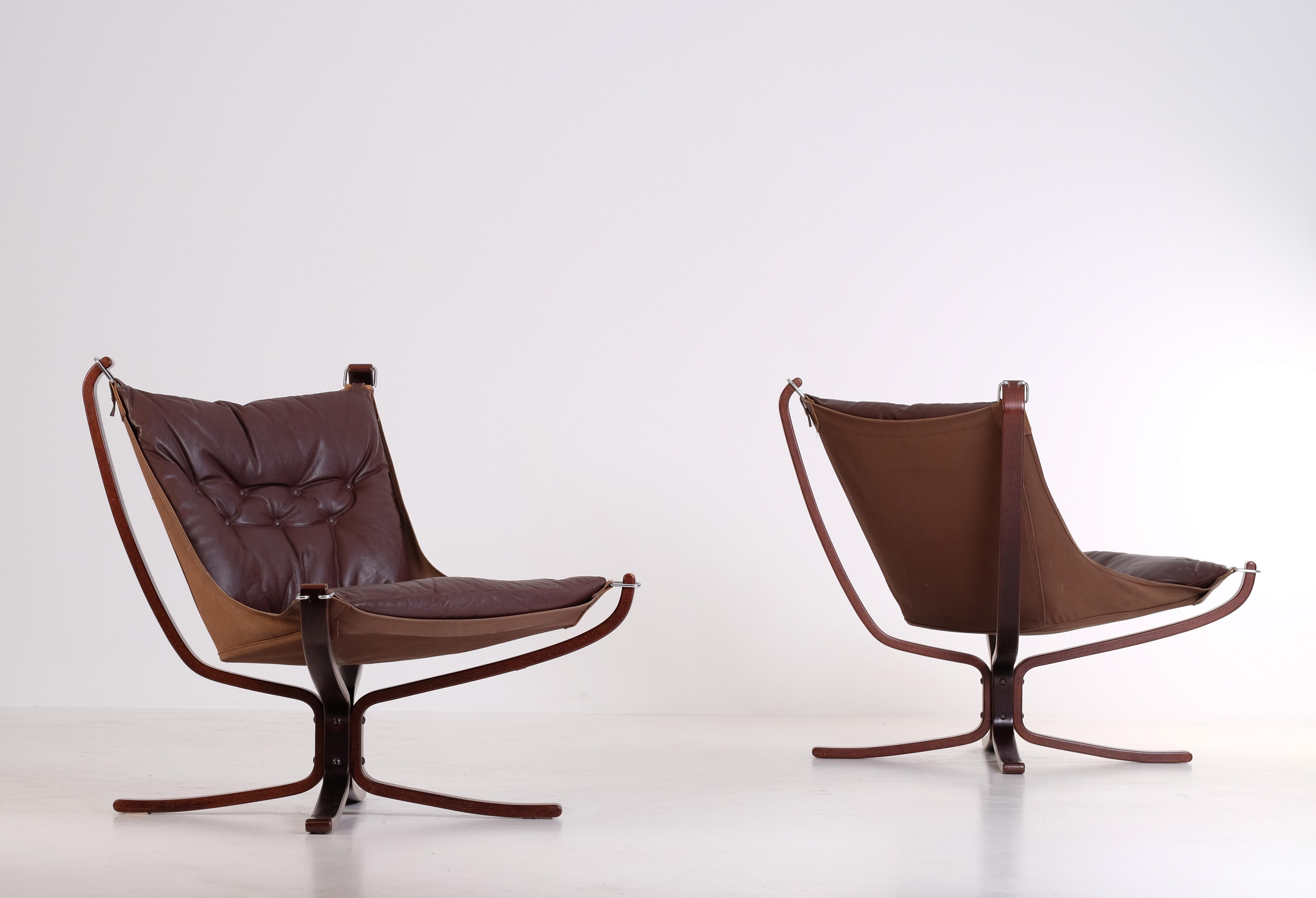 Norwegian Falcon chairs in brown leather by Sigurd Ressel, Norway, 1970s. 
Good vintage condition with signs of usage and patina.
Please note: flat-packed global shipping available: €1000.

