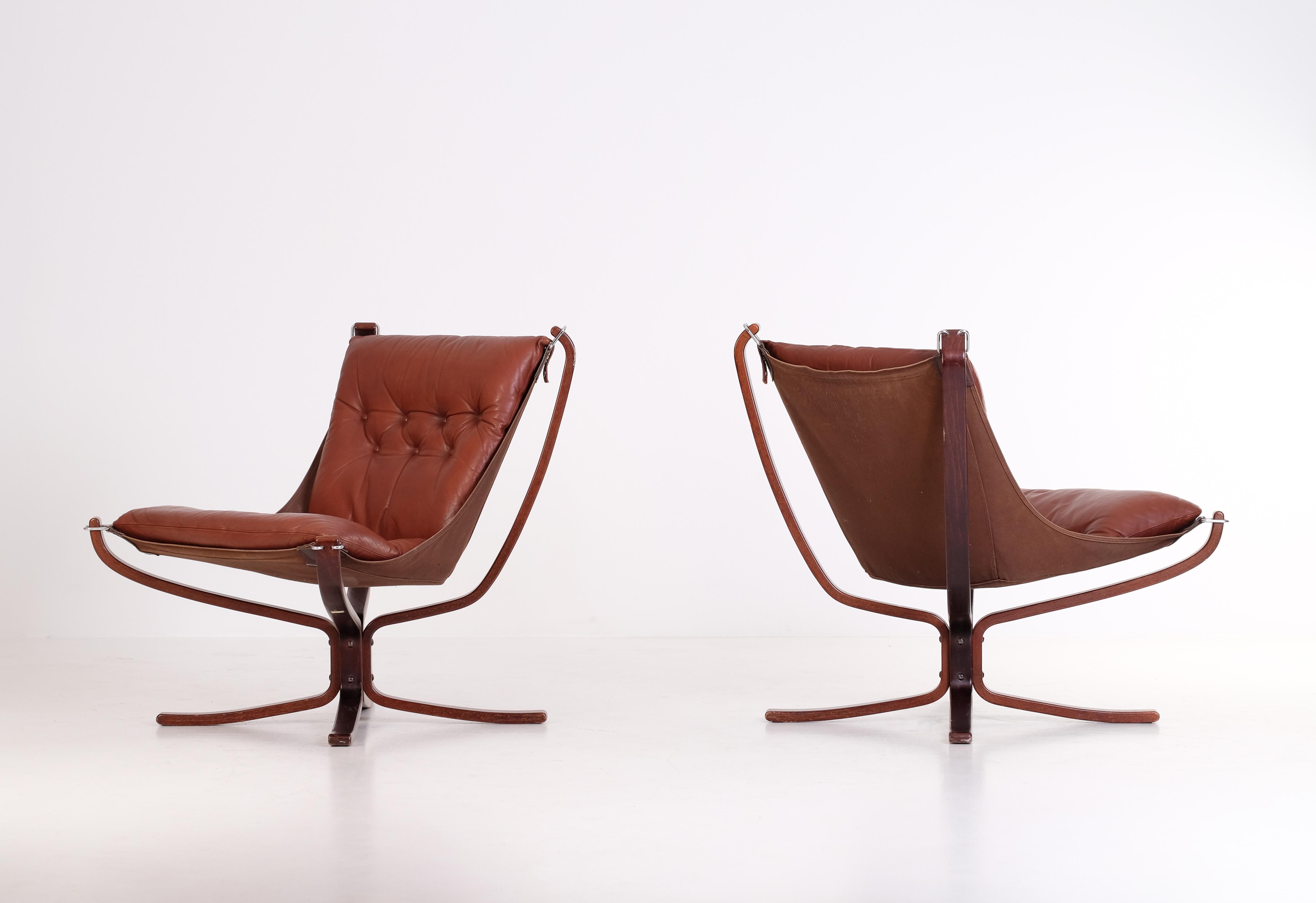 Scandinavian Modern Pair of Falcon Chairs by Sigurd Ressell, 1970s
