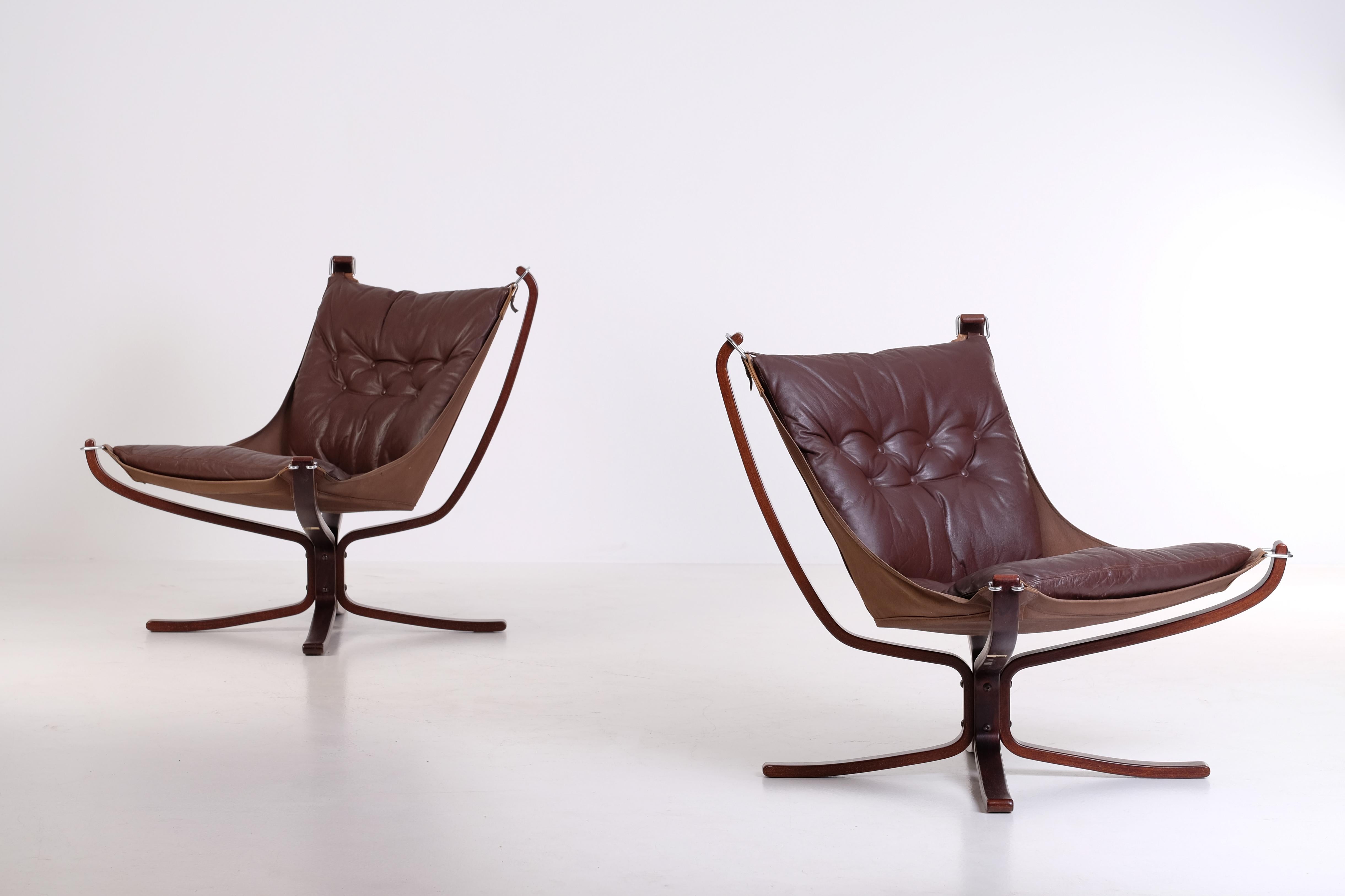 Scandinavian Modern Pair of Falcon Chairs by Sigurd Ressell, 1970s For Sale