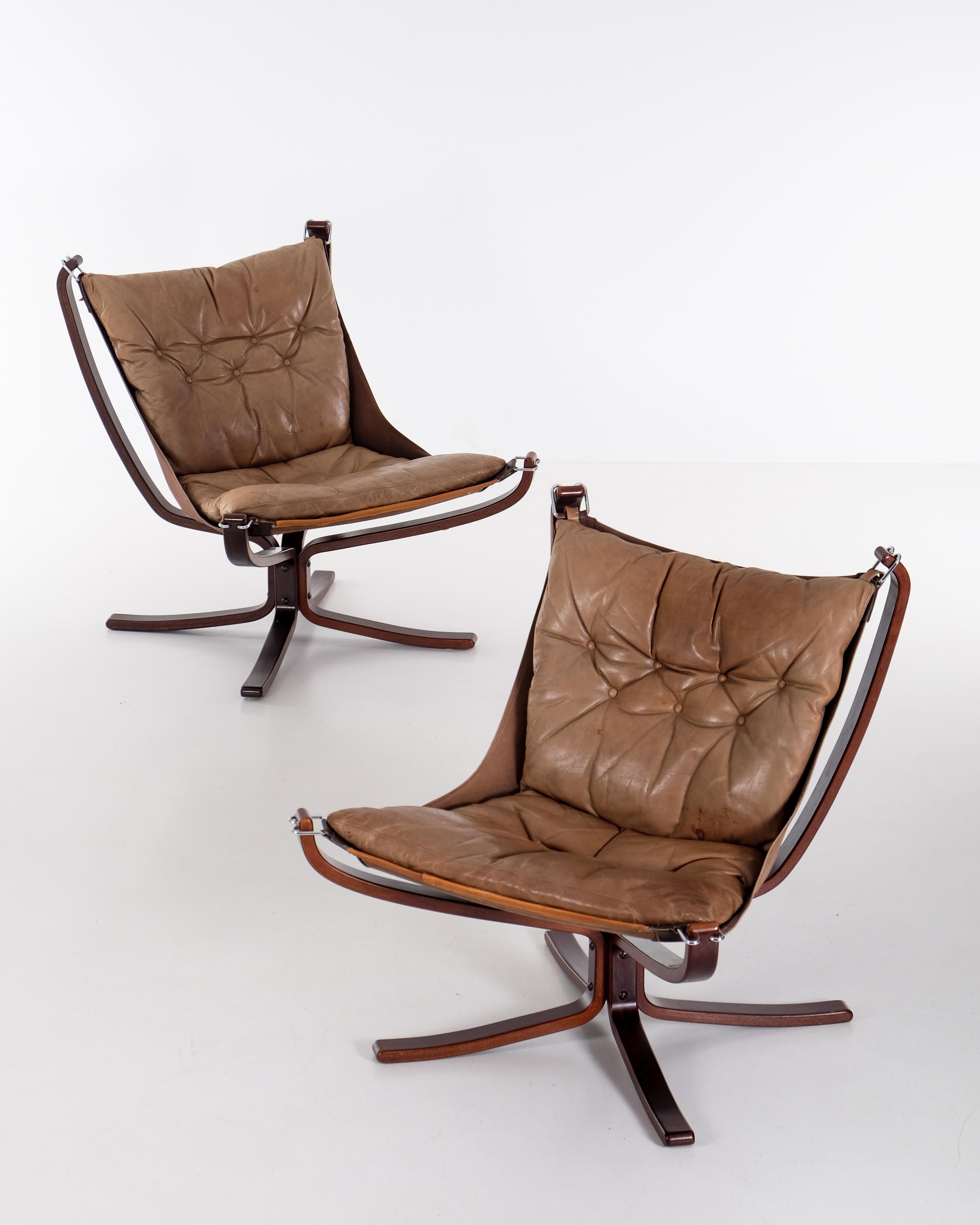 Norvégien Paire de chaises Falcon de Sigurd Ressell, Norvège, 1970 en vente