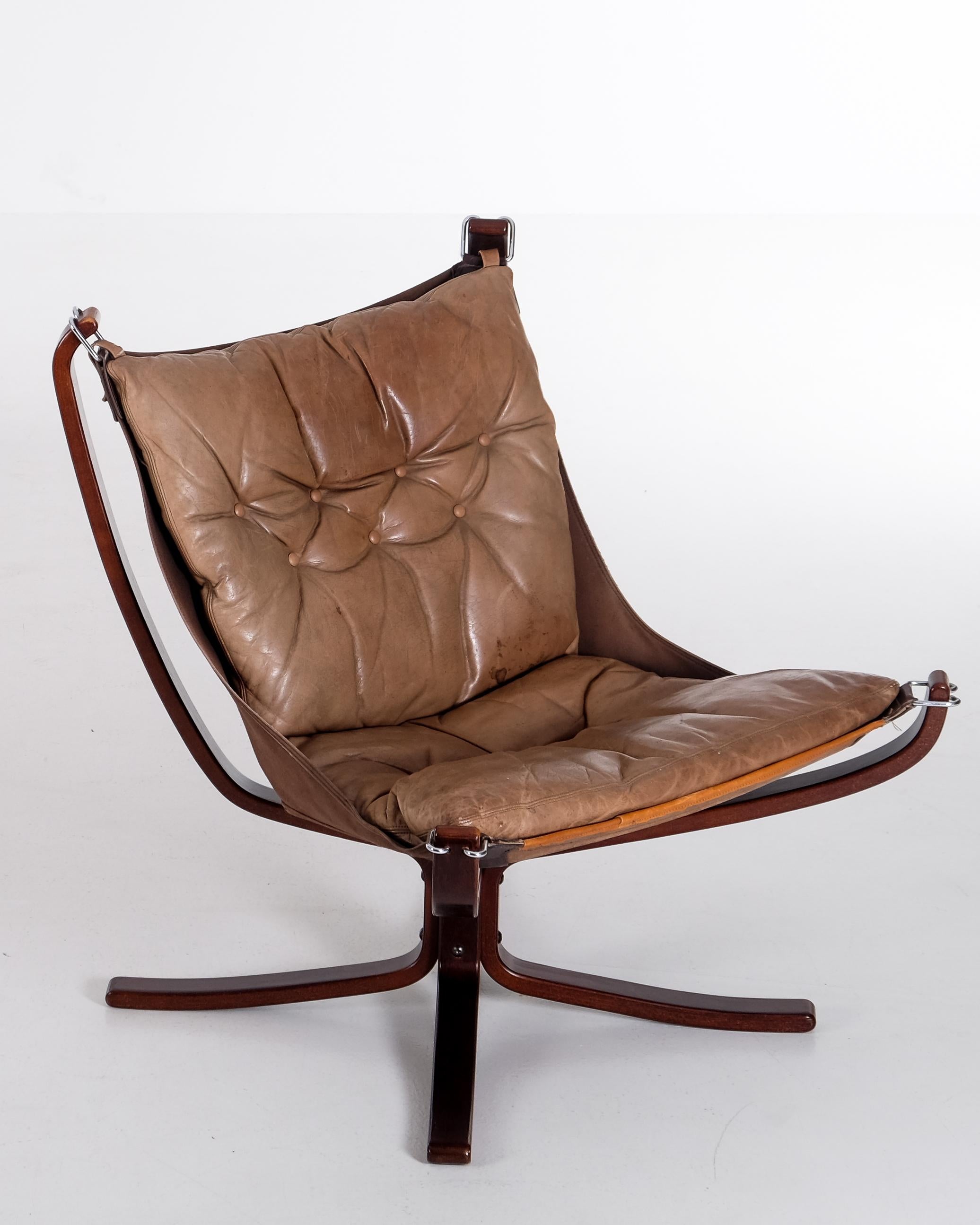 Fin du 20e siècle Paire de chaises Falcon de Sigurd Ressell, Norvège, 1970 en vente