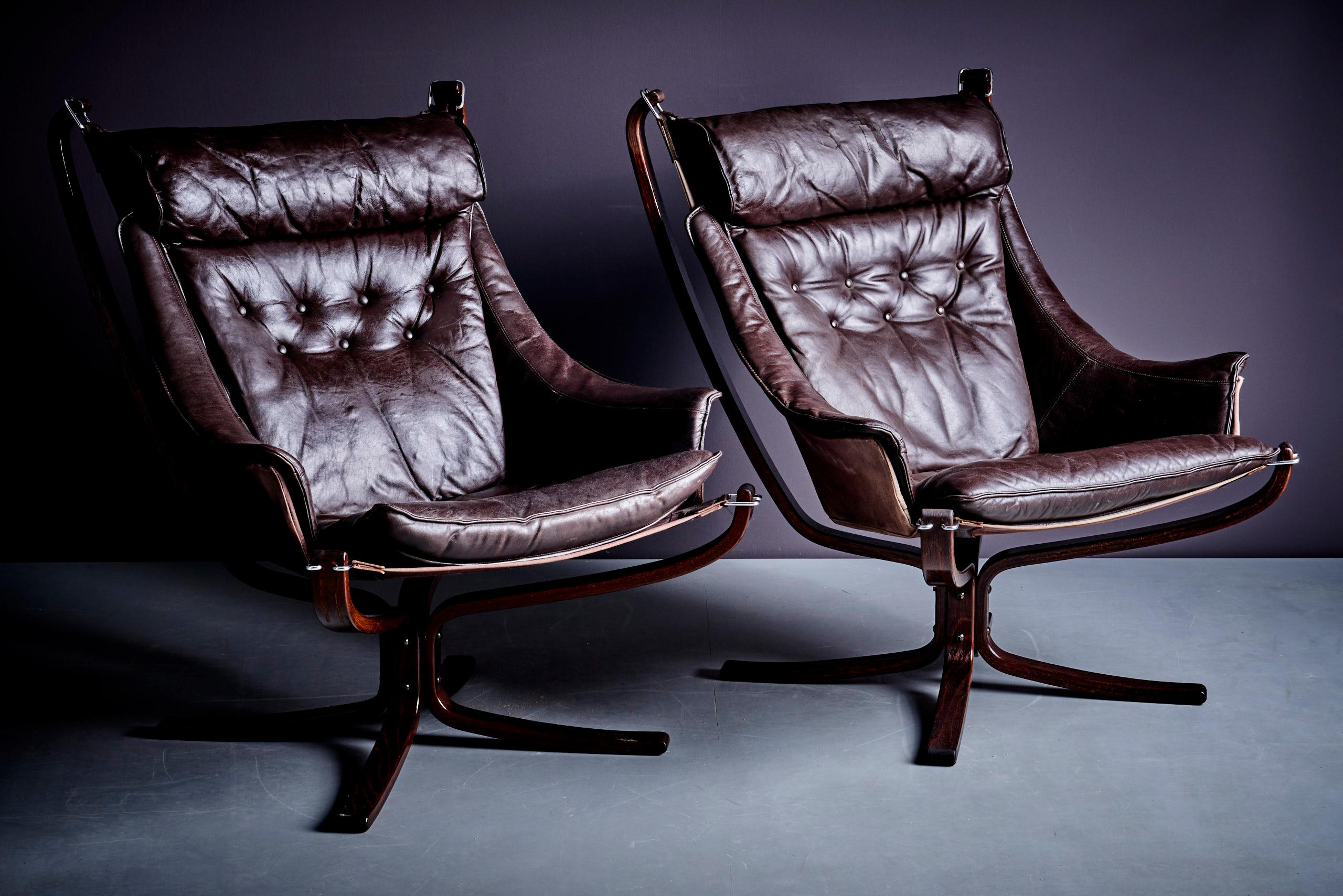 Late 20th Century Pair of Falcon Chairs with stool by Sigurd Ressell Norway - 1970s For Sale