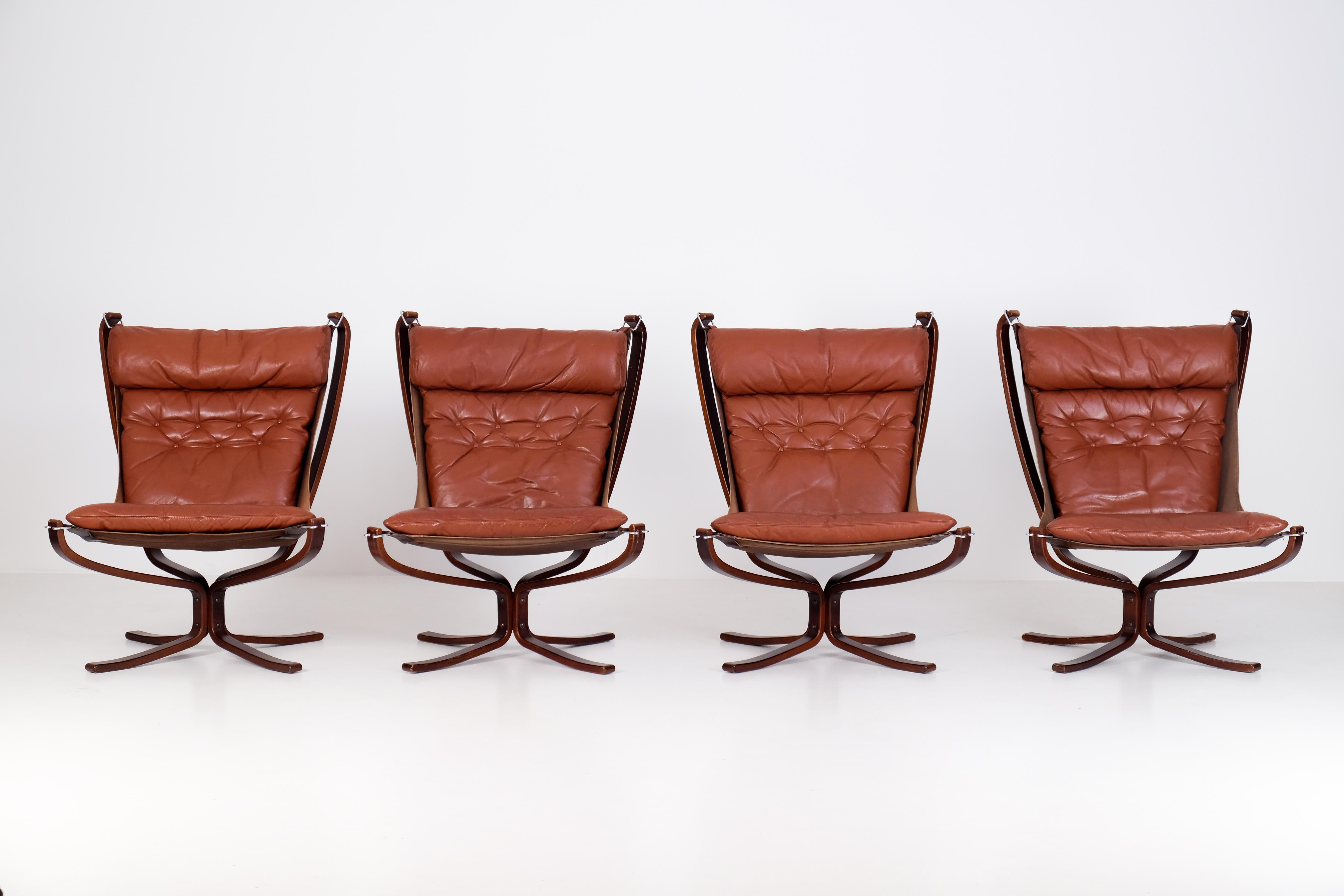 Easy Chairs „Falcon“ von Sigurd Resell, Norwegen, 1970er Jahre, Paar im Zustand „Gut“ im Angebot in Stockholm, SE