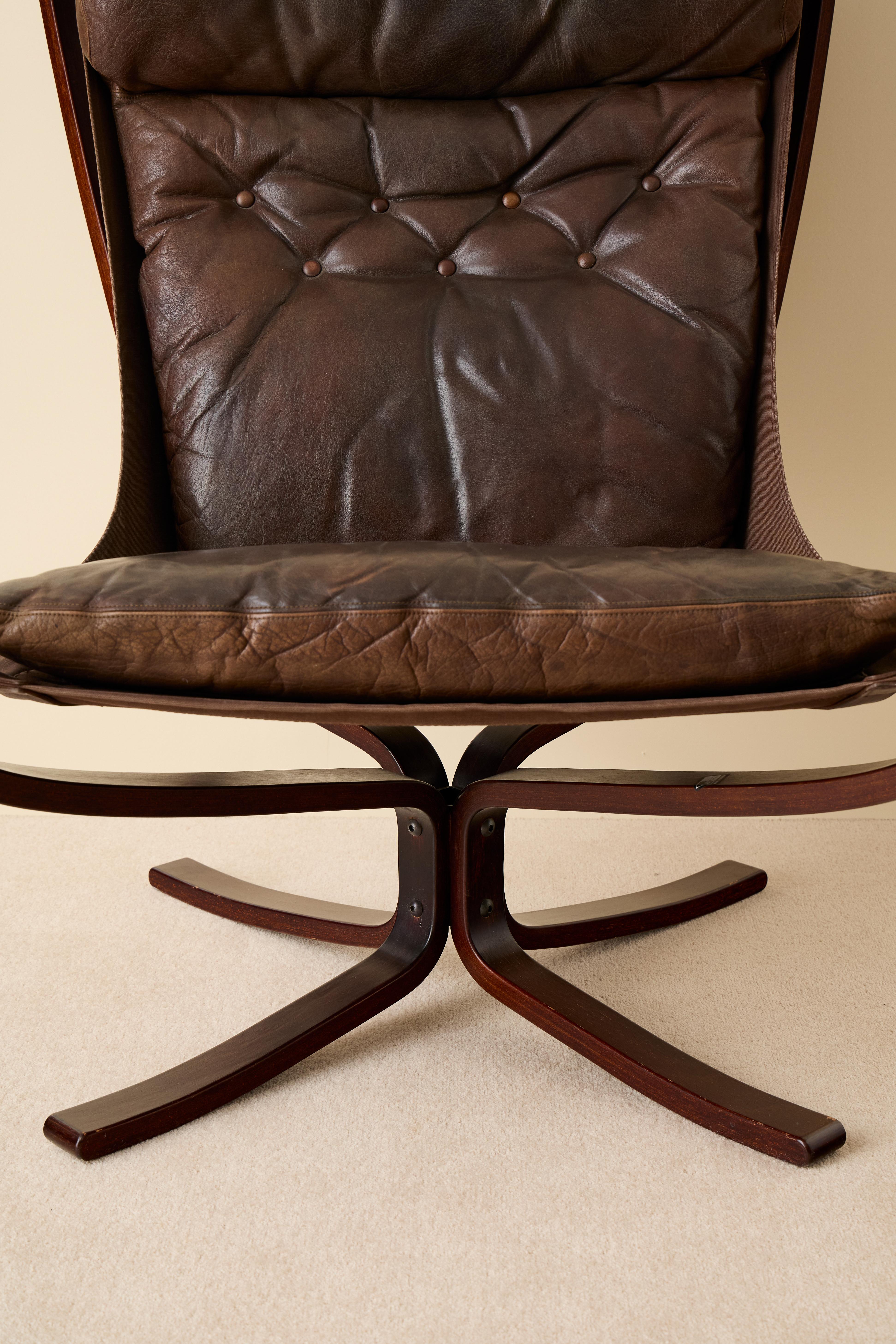Cuir Paire de fauteuils Flacon de Sigurd Resell, Norvège, années 1970 en vente