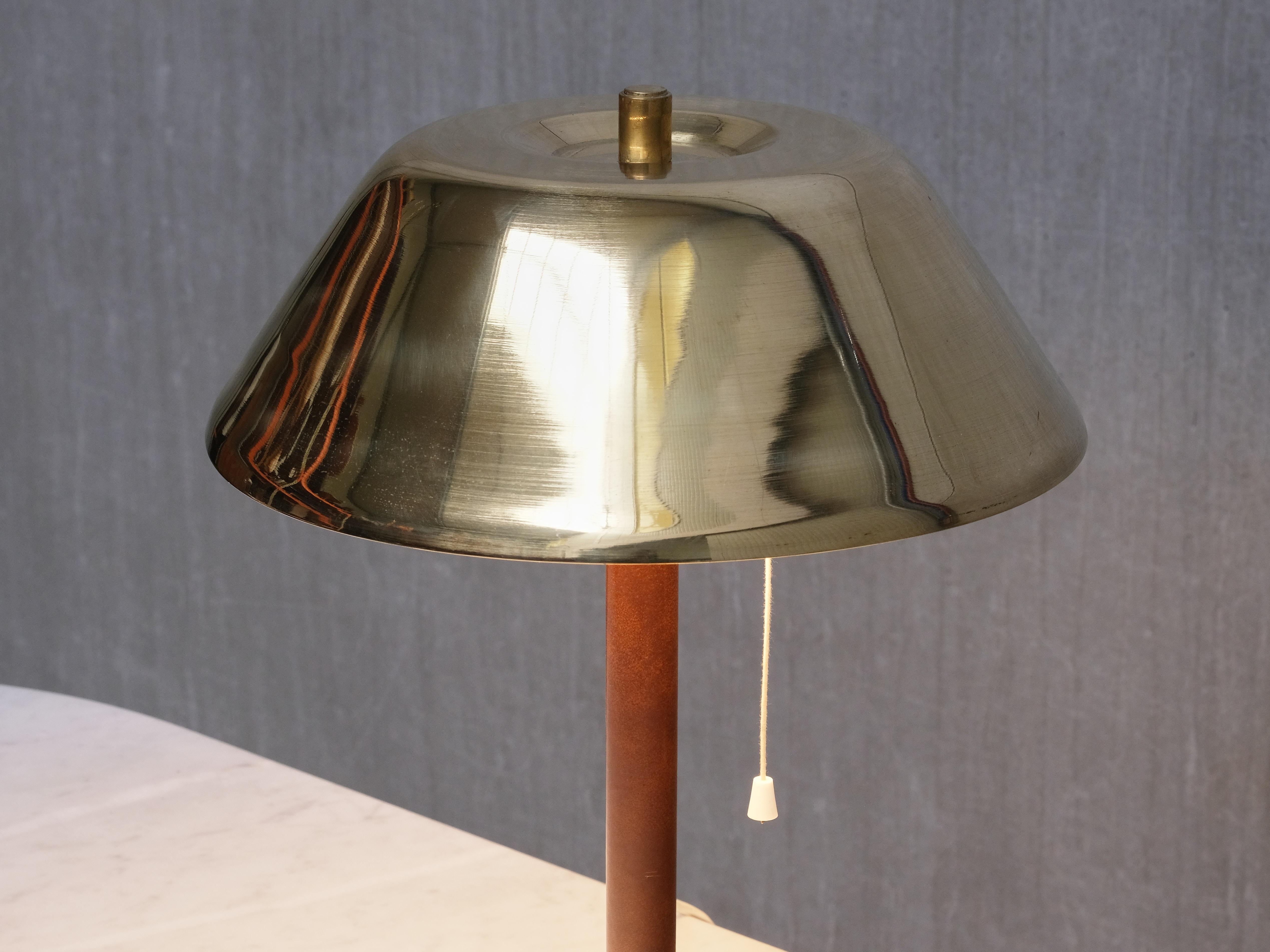 Paire de lampes de table Falkenbergs Belysning 6422, laiton et cuir, Suède, années 1950 en vente 1