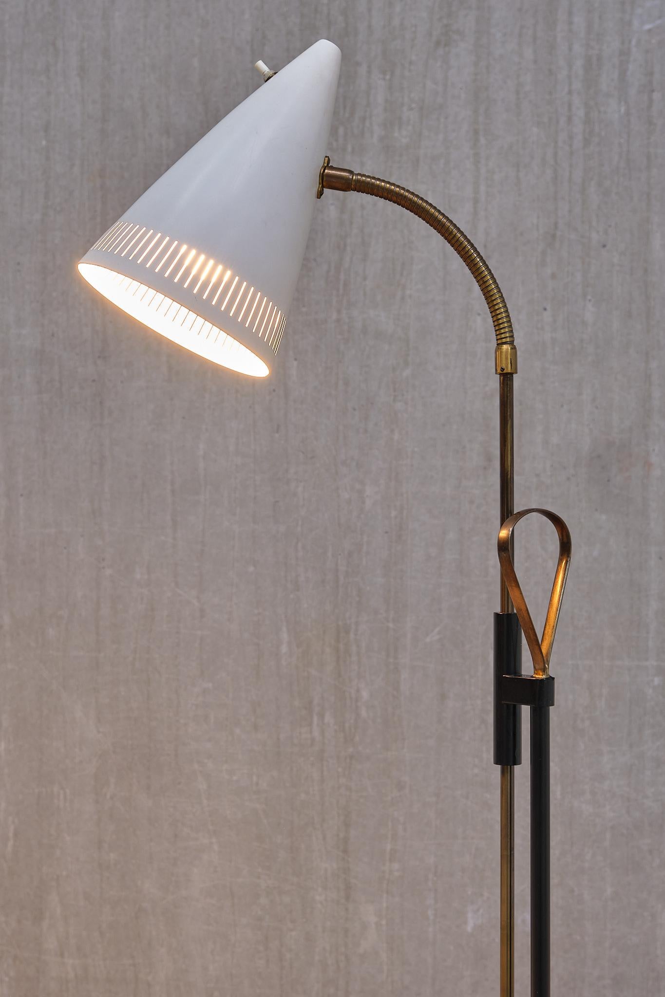 Paire de lampadaires réglables Falkenbergs Belysning, modèle 7070, Suède, années 1960 en vente 3