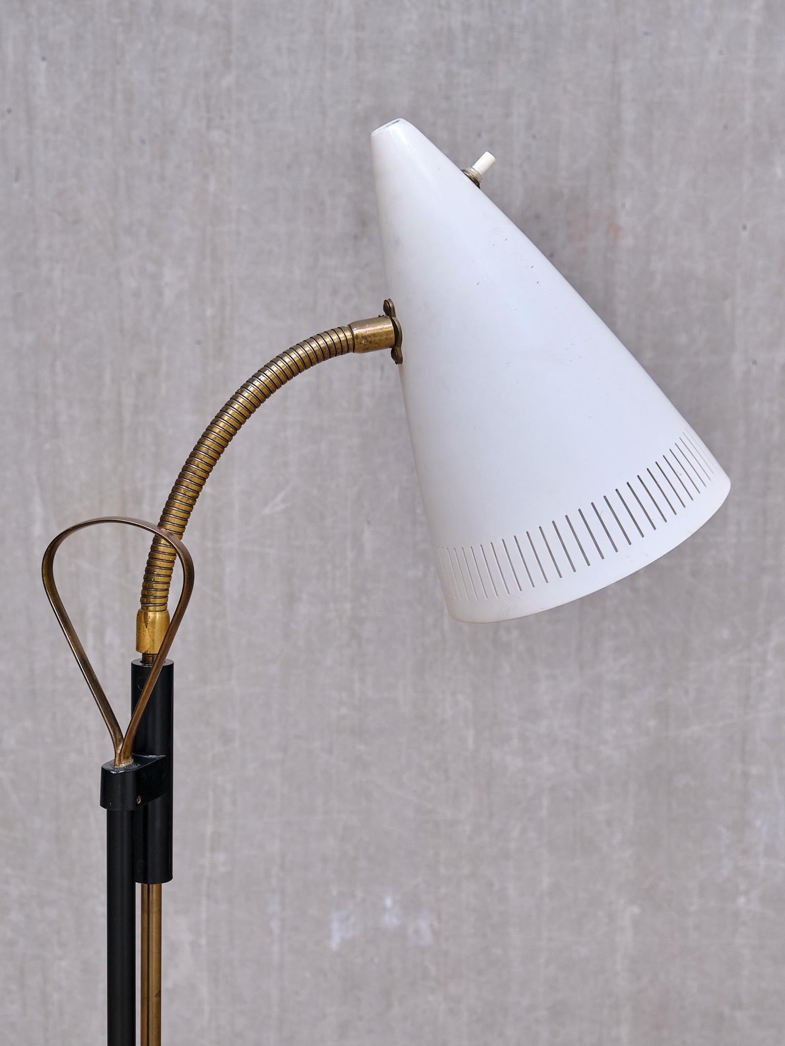 Paire de lampadaires réglables Falkenbergs Belysning, modèle 7070, Suède, années 1960 en vente 6