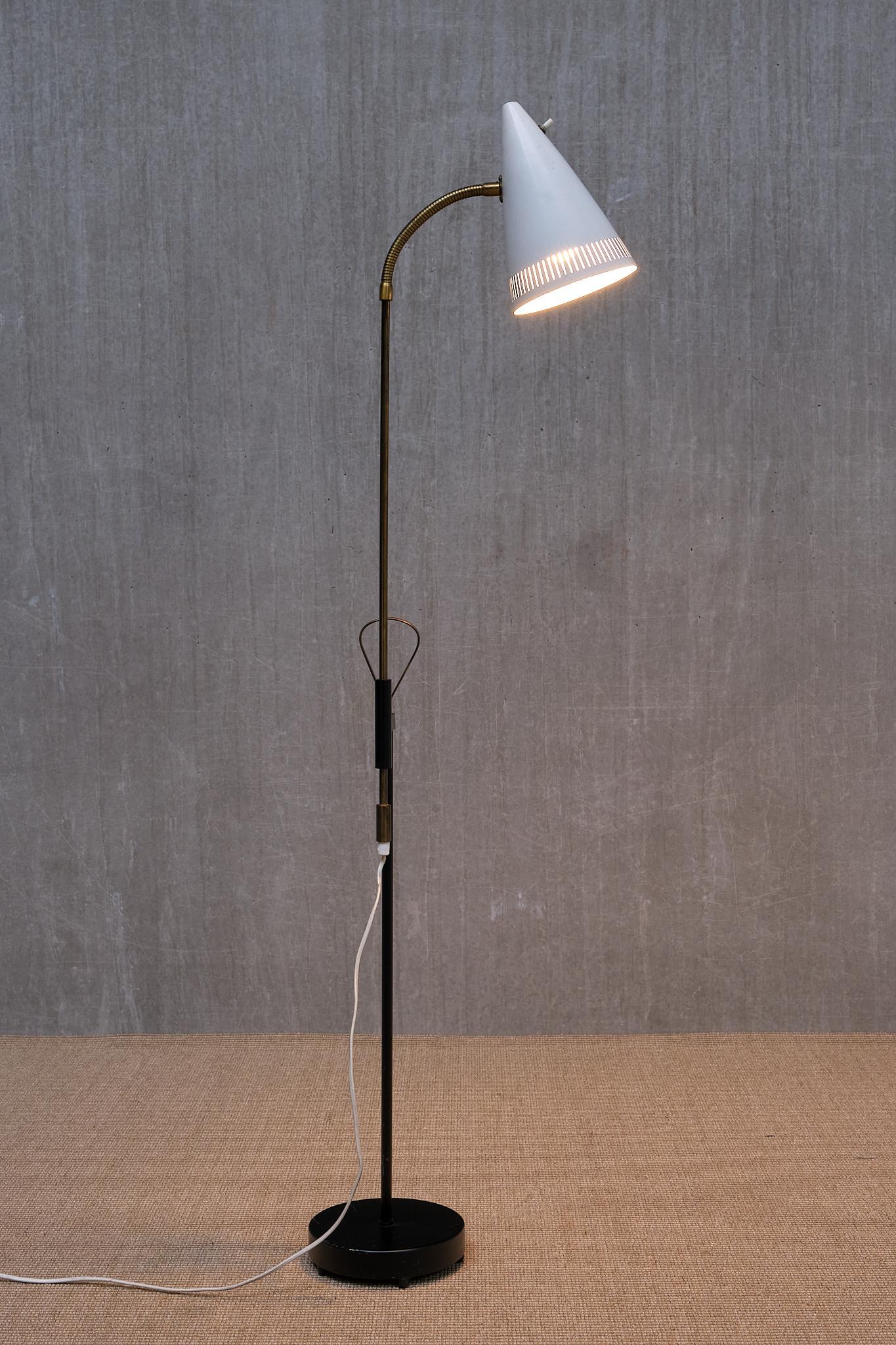 Paire de lampadaires réglables Falkenbergs Belysning, modèle 7070, Suède, années 1960 en vente 8