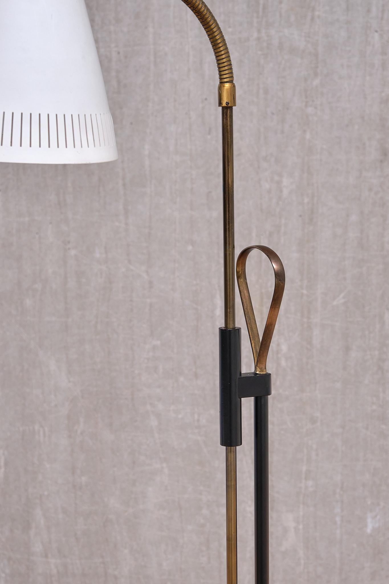 Métal Paire de lampadaires réglables Falkenbergs Belysning, modèle 7070, Suède, années 1960 en vente