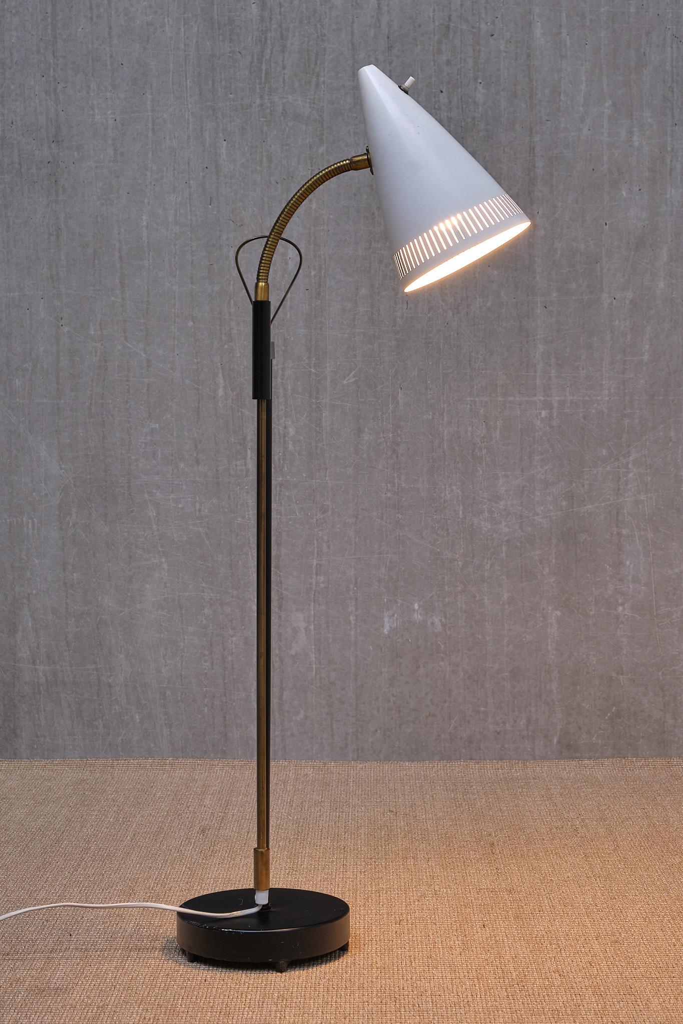 Paire de lampadaires réglables Falkenbergs Belysning, modèle 7070, Suède, années 1960 en vente 2