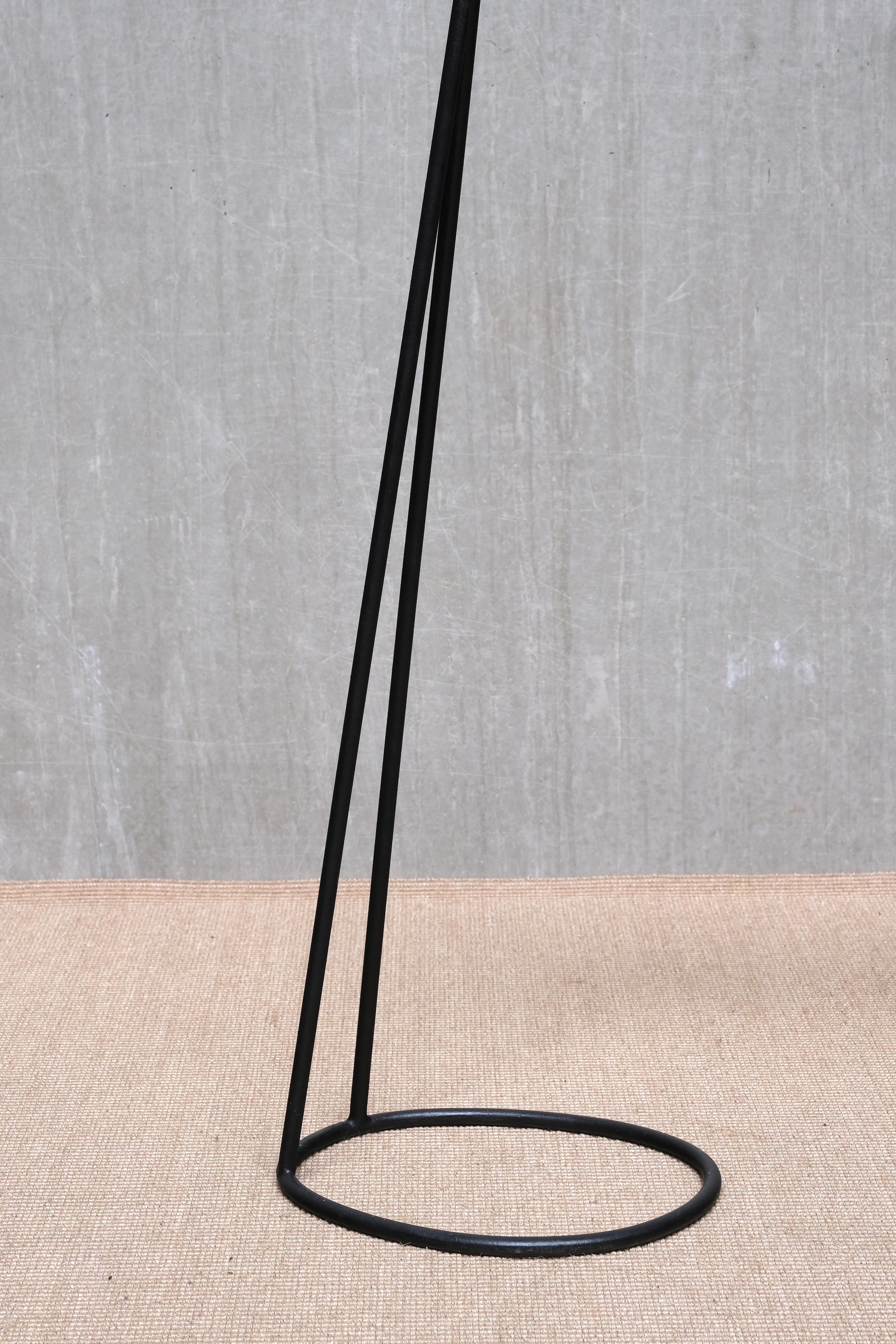 Pareja de lámparas de pie Falkenbergs Belysning, latón, ratán y metal, Suecia Años 50 en venta 9