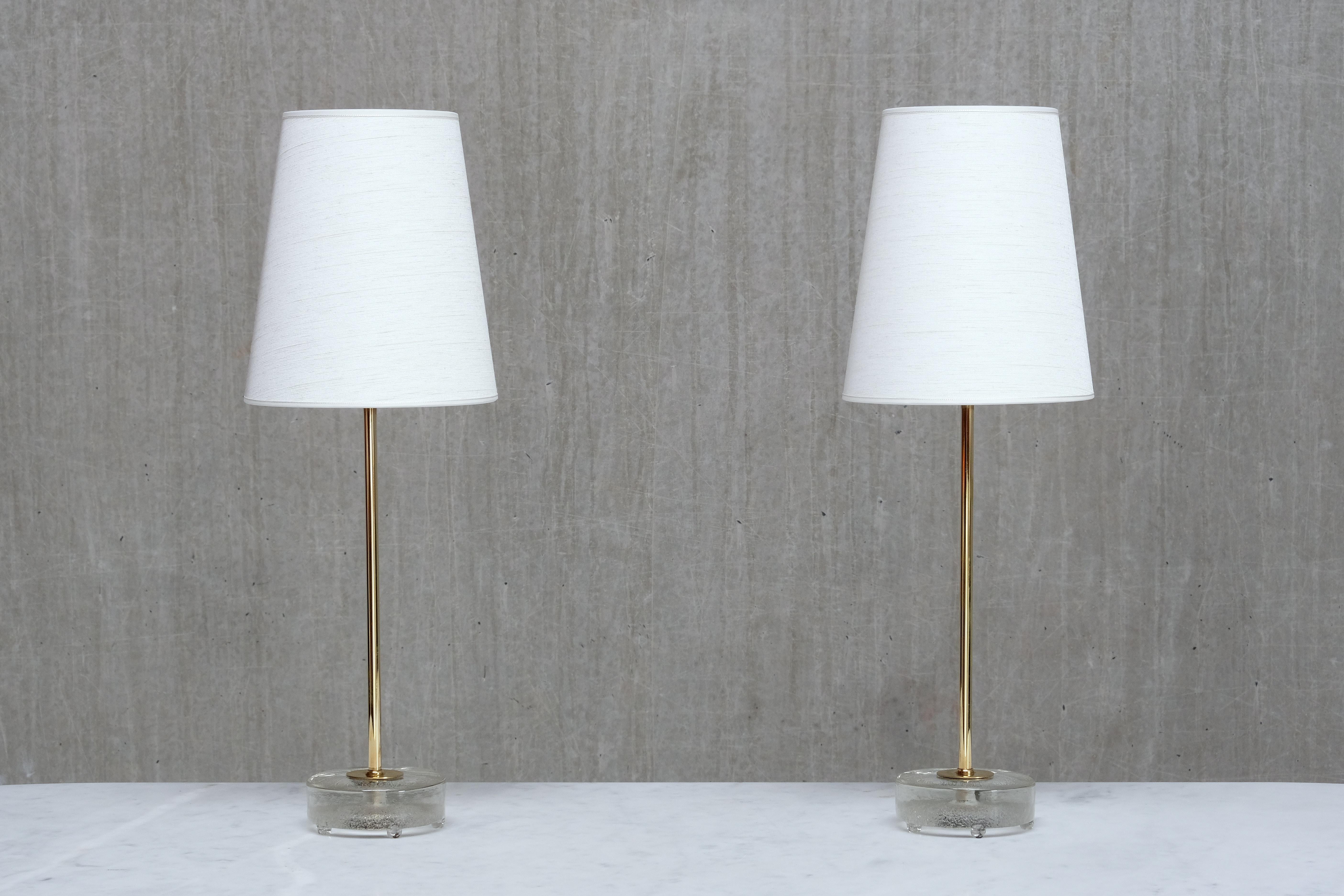 Pair of Falkenbergs Belysning Table Lamps in Brass and Glass, Sweden, 1960s en vente 5