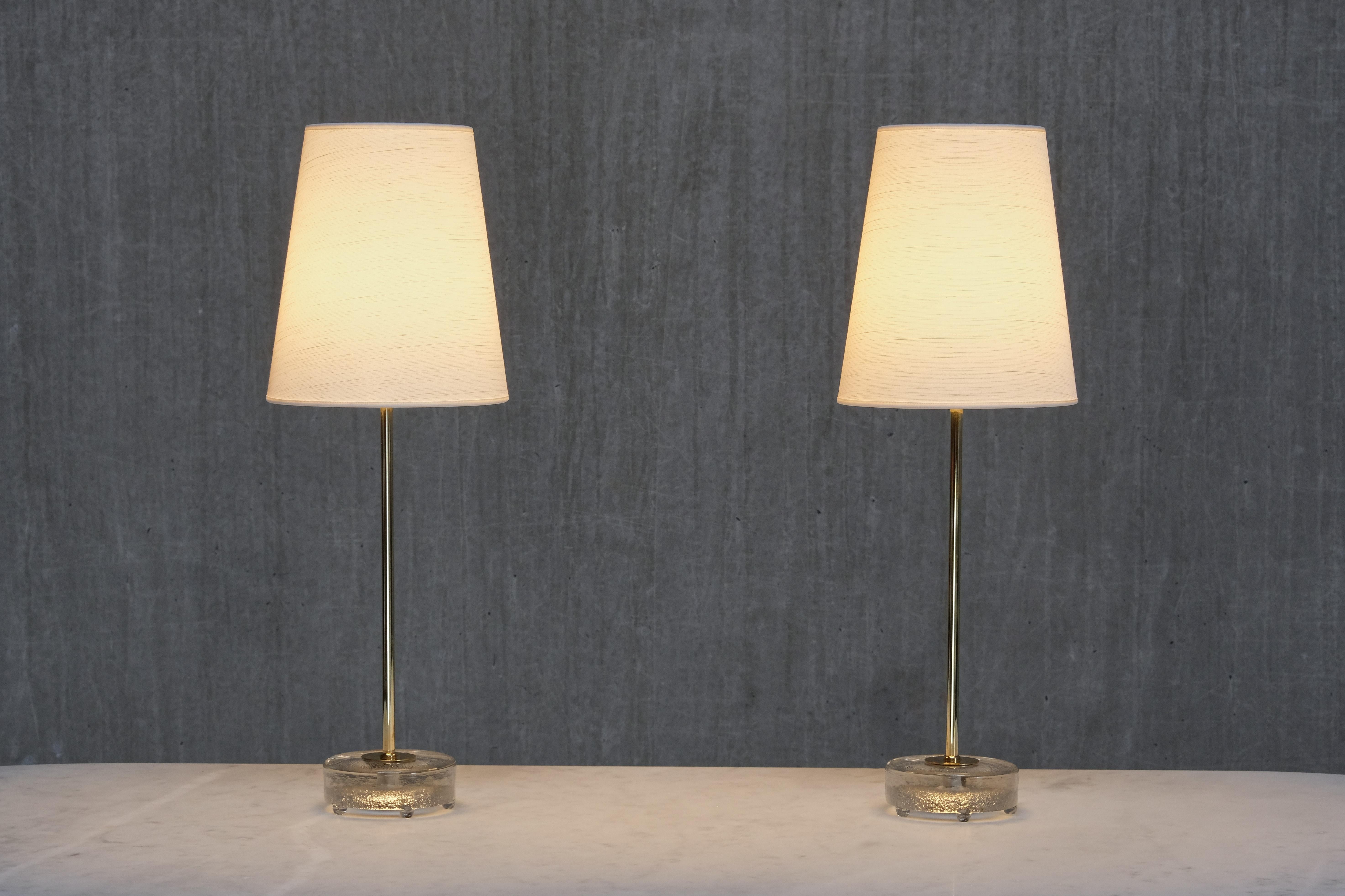 Scandinave moderne Pair of Falkenbergs Belysning Table Lamps in Brass and Glass, Sweden, 1960s en vente