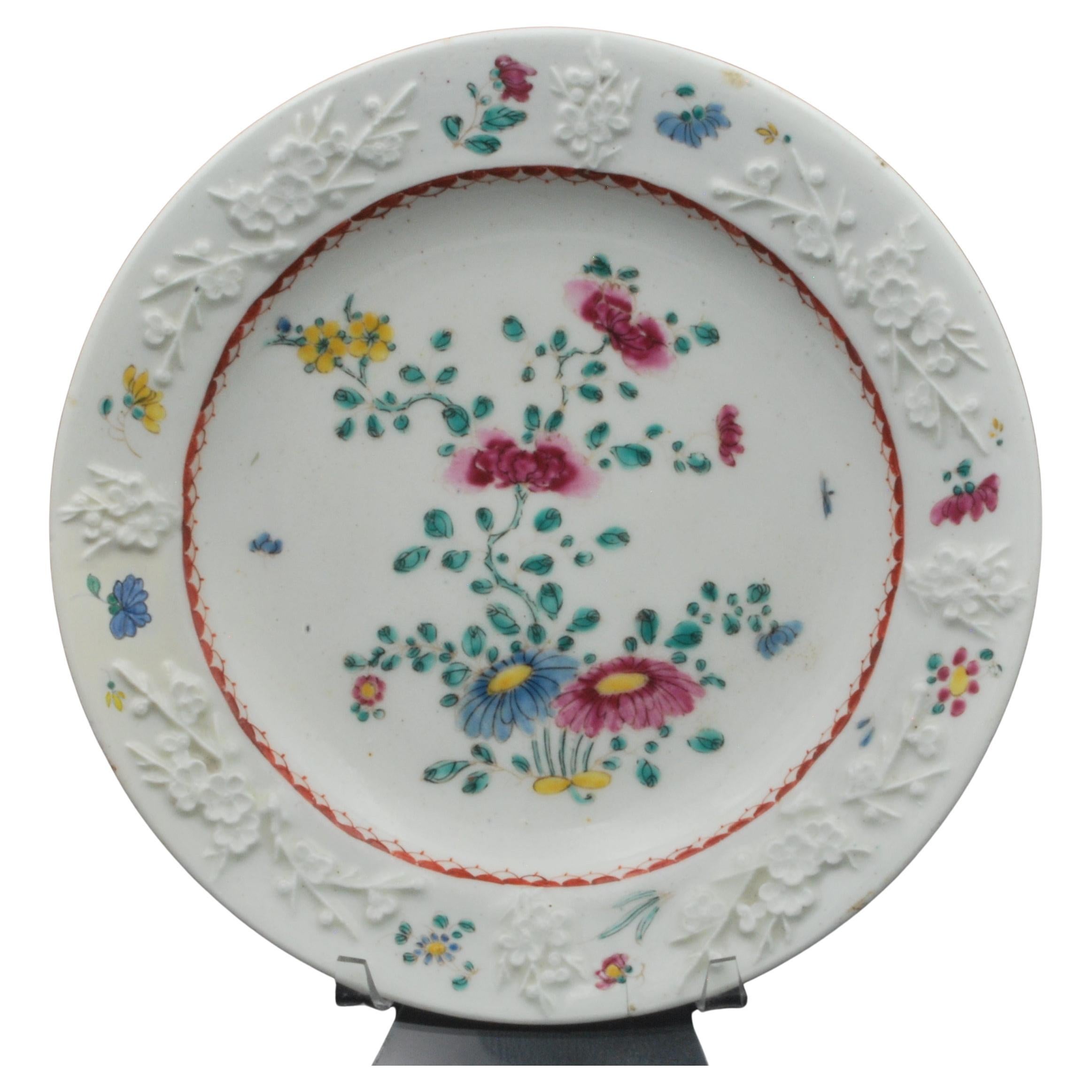 Coppia di piatti Famille Rose e Prunus, Fabbrica di Bow Porcelain, circa 1753 in vendita