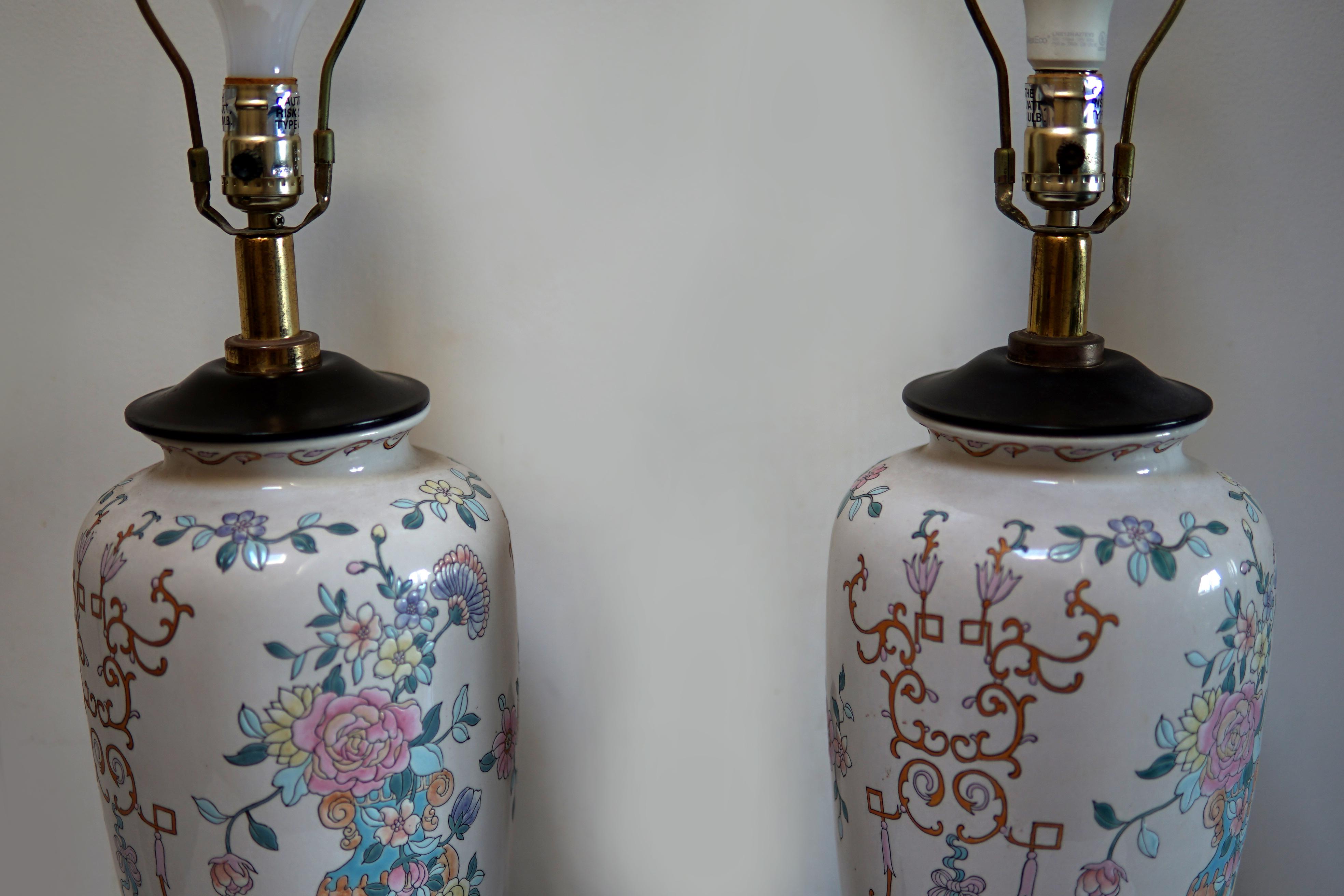 Pair of Famille Rose table lamps with boughs of Flowers and Hand Painting In Good Condition For Sale In Lomita, CA