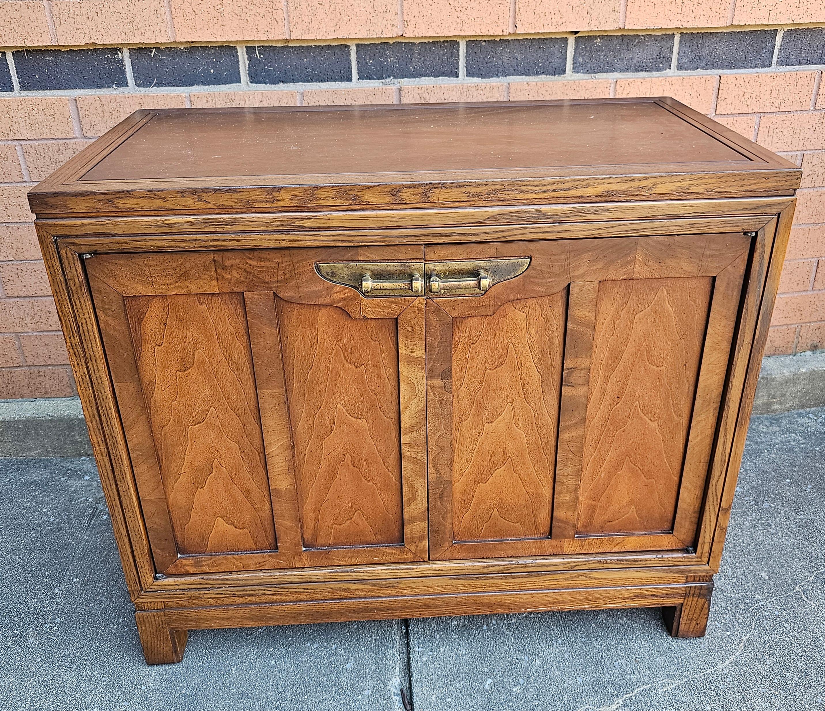 Pair of Fancher Furniture Walnut and Oak Chest of Drawers and Side Cabinet For Sale 2