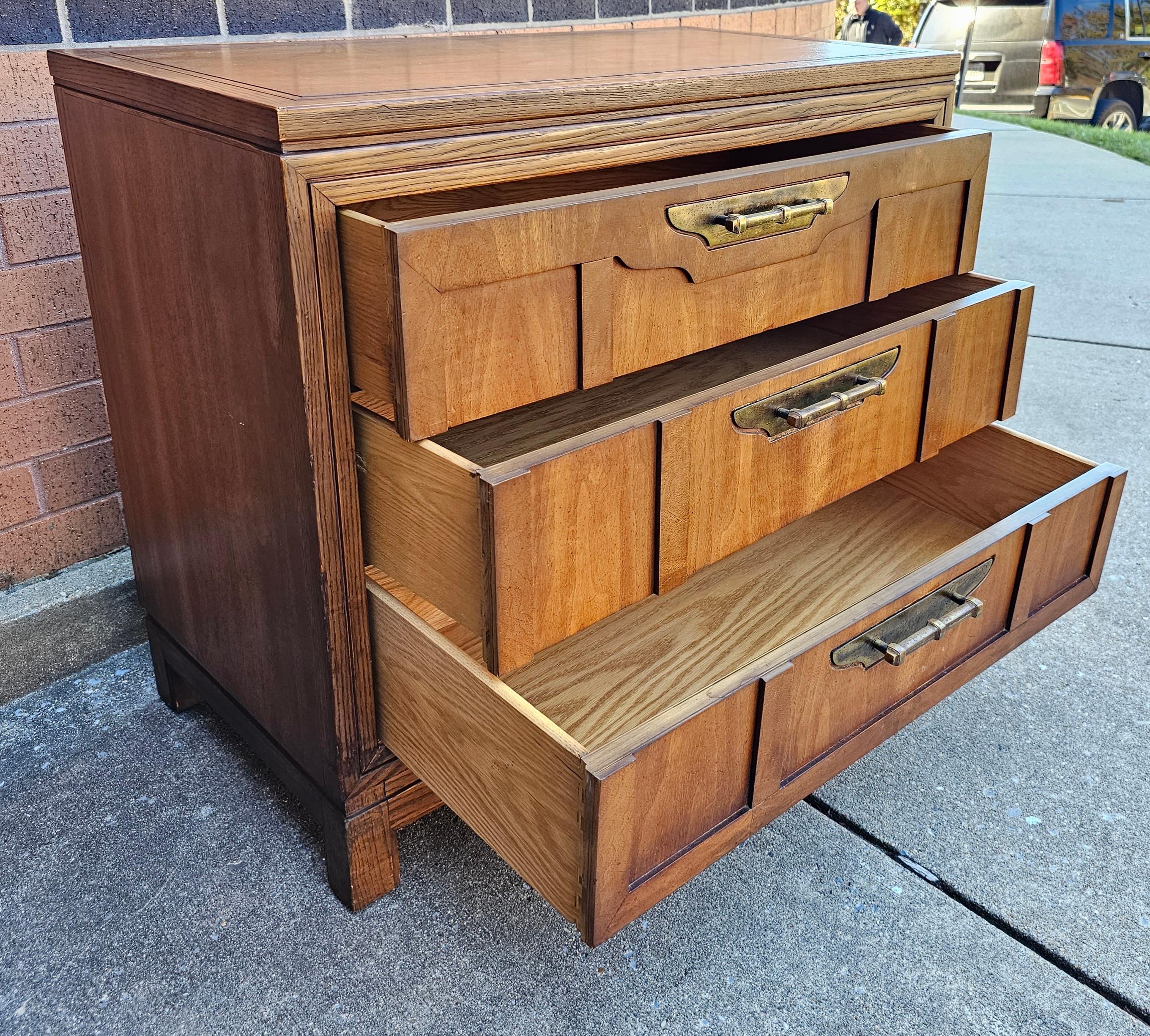 Pair of Fancher Furniture Walnut and Oak Chest of Drawers and Side Cabinet In Excellent Condition For Sale In Germantown, MD
