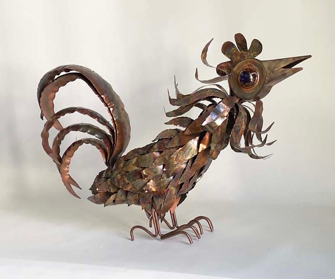 Pareja de graciosos gallos de metal Curtis Jere en venta 4