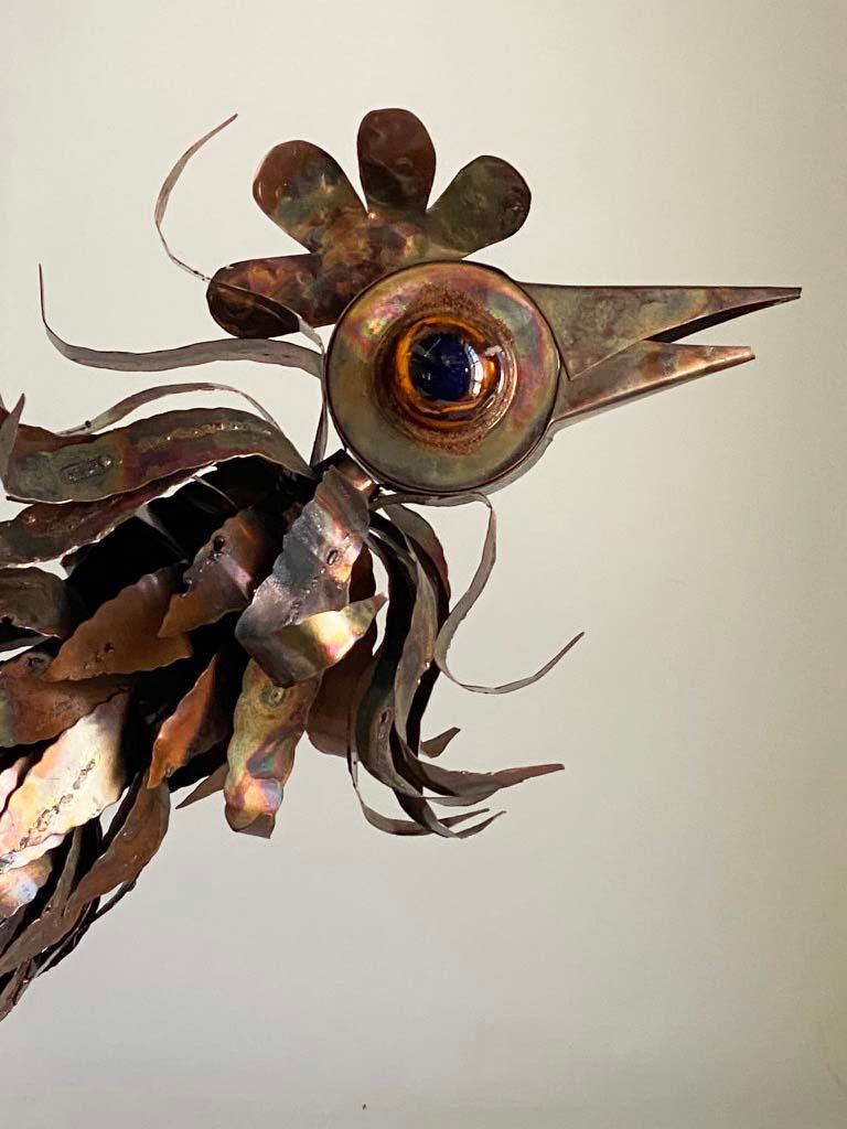 Pareja de graciosos gallos de metal Curtis Jere en venta 1
