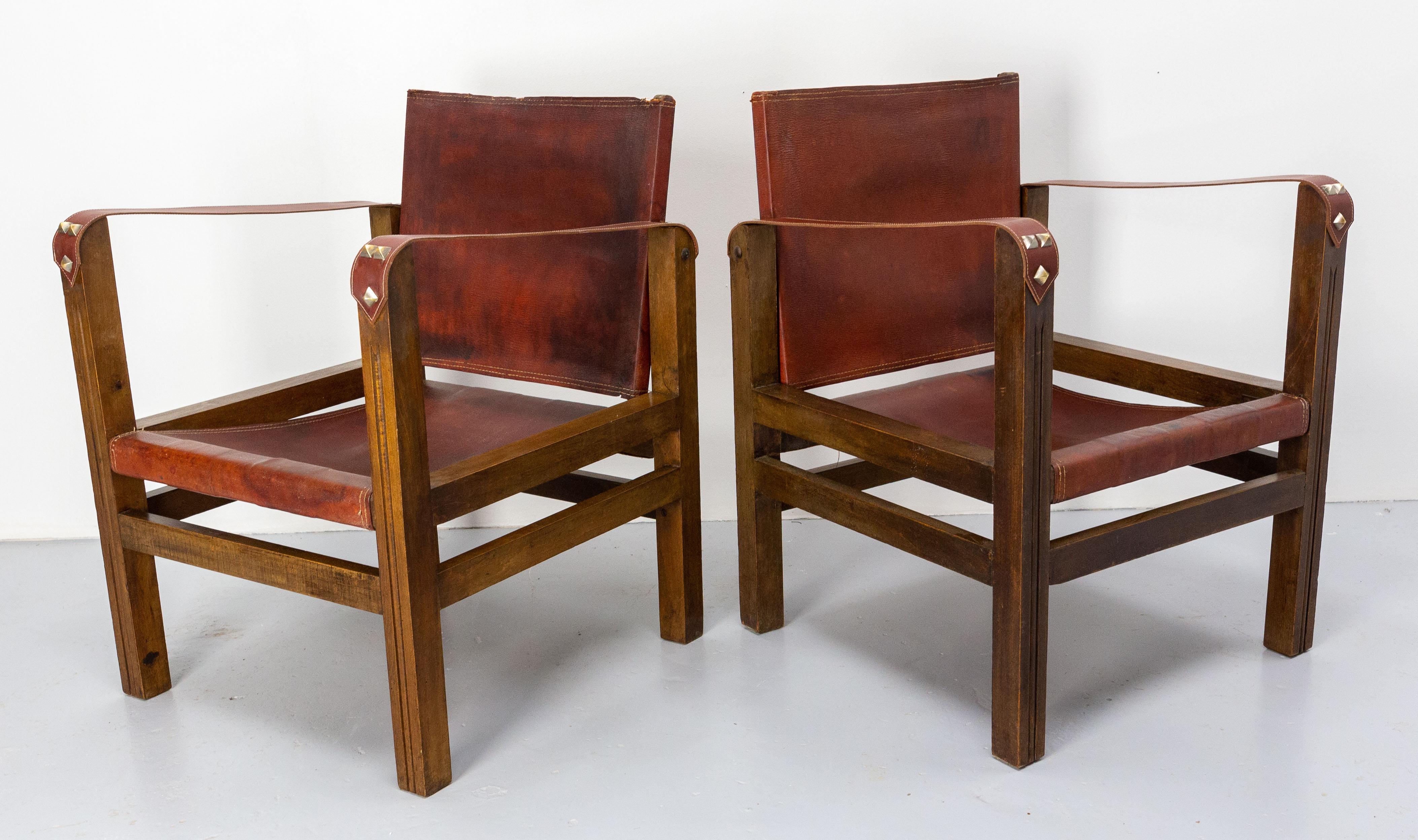 Pair of Fauteuils Open Armchairs French Leather and Beech Safari Style, C. 1940 In Good Condition For Sale In Labrit, Landes