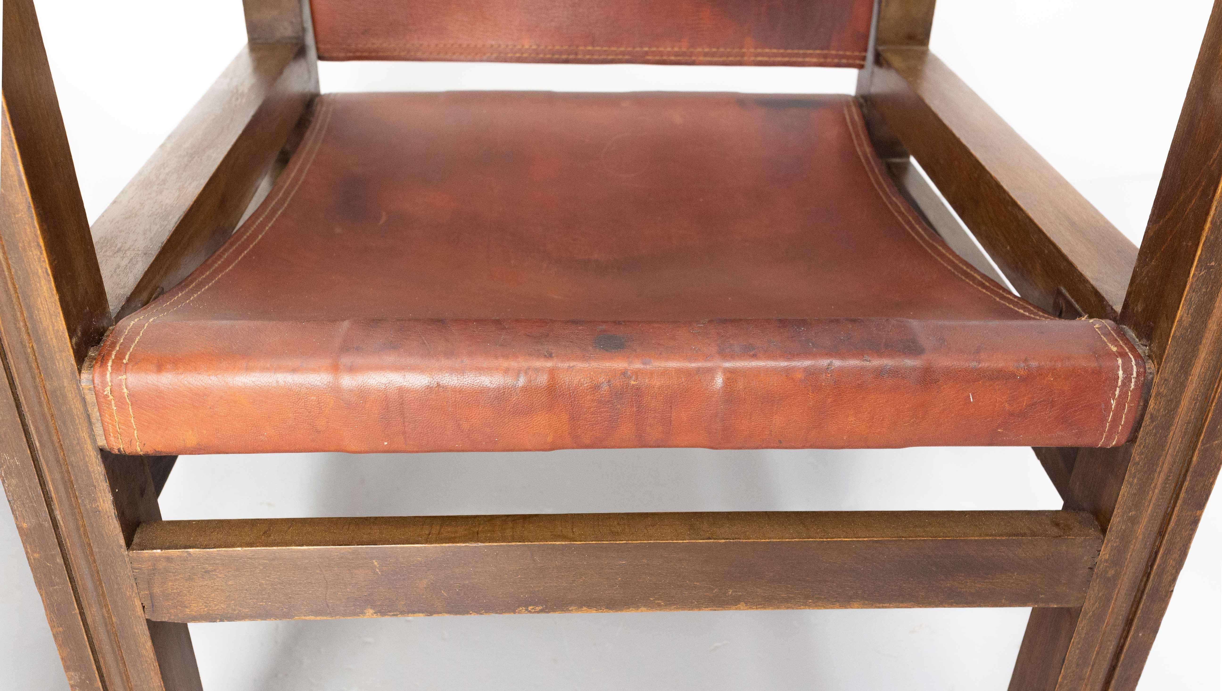 Paire de fauteuils ouverts en cuir français et hêtre de style safari, vers 1940 en vente 1