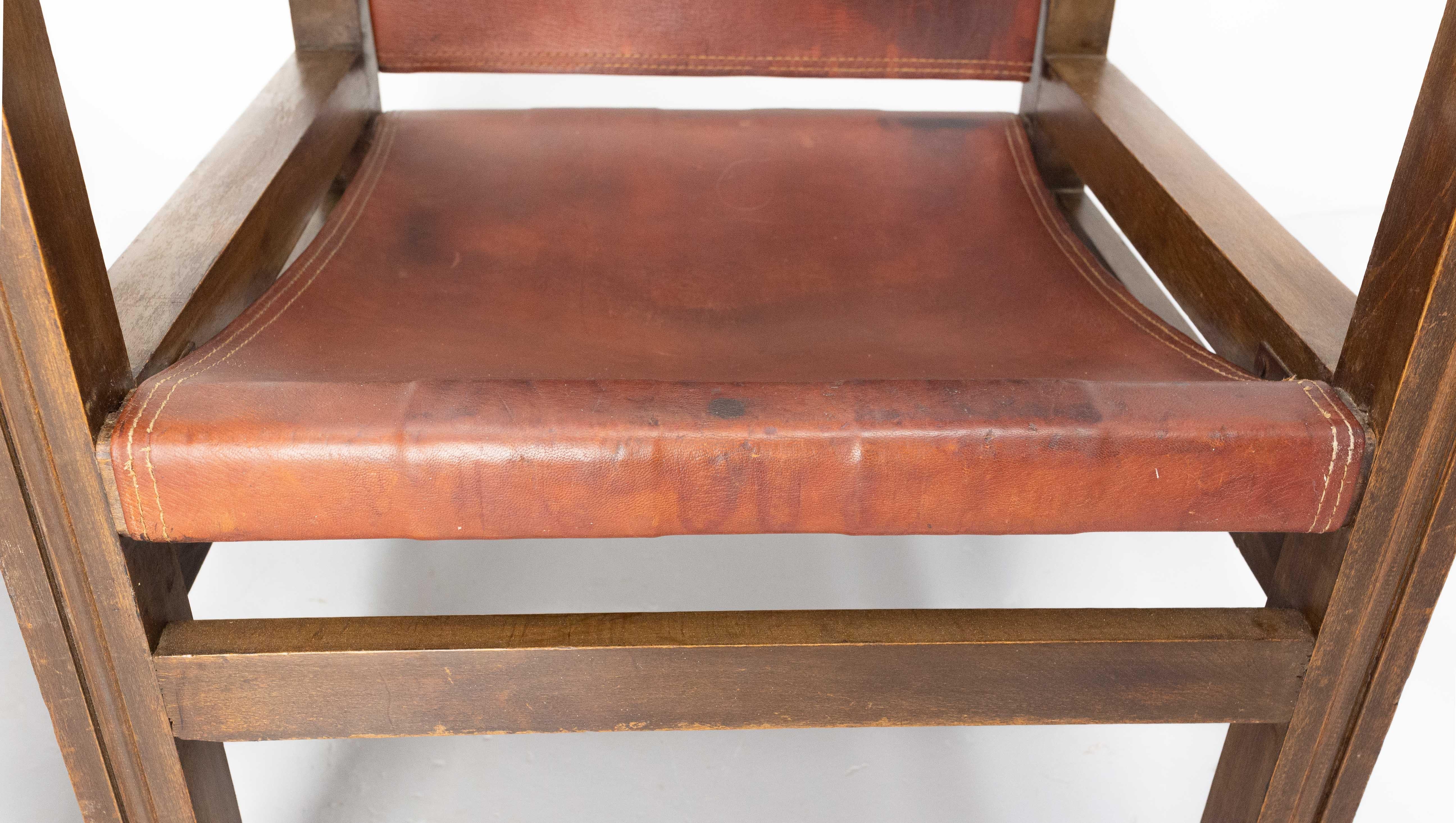Coppia di poltrone aperte Fauteuils in pelle e faggio stile Safari, 1940 ca. in vendita 1