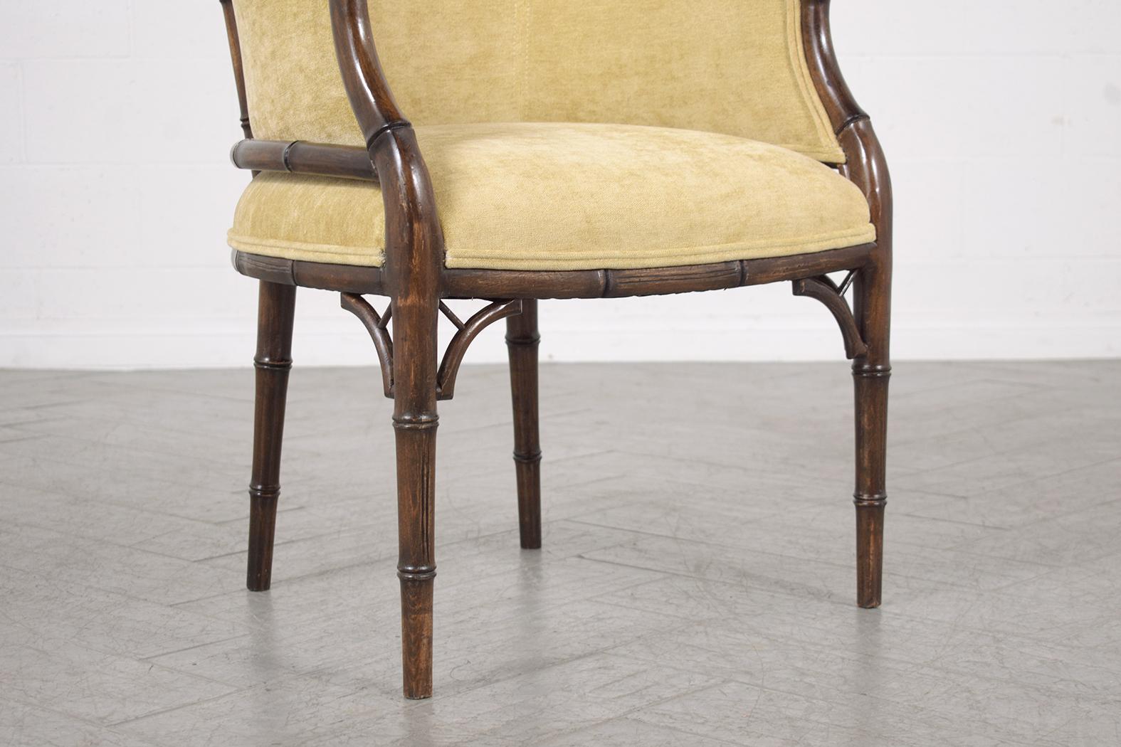Vintage-Sessel aus Samt im Hollywood-Regency-Stil mit Bambusgeschnitztem Rahmen im Angebot 1