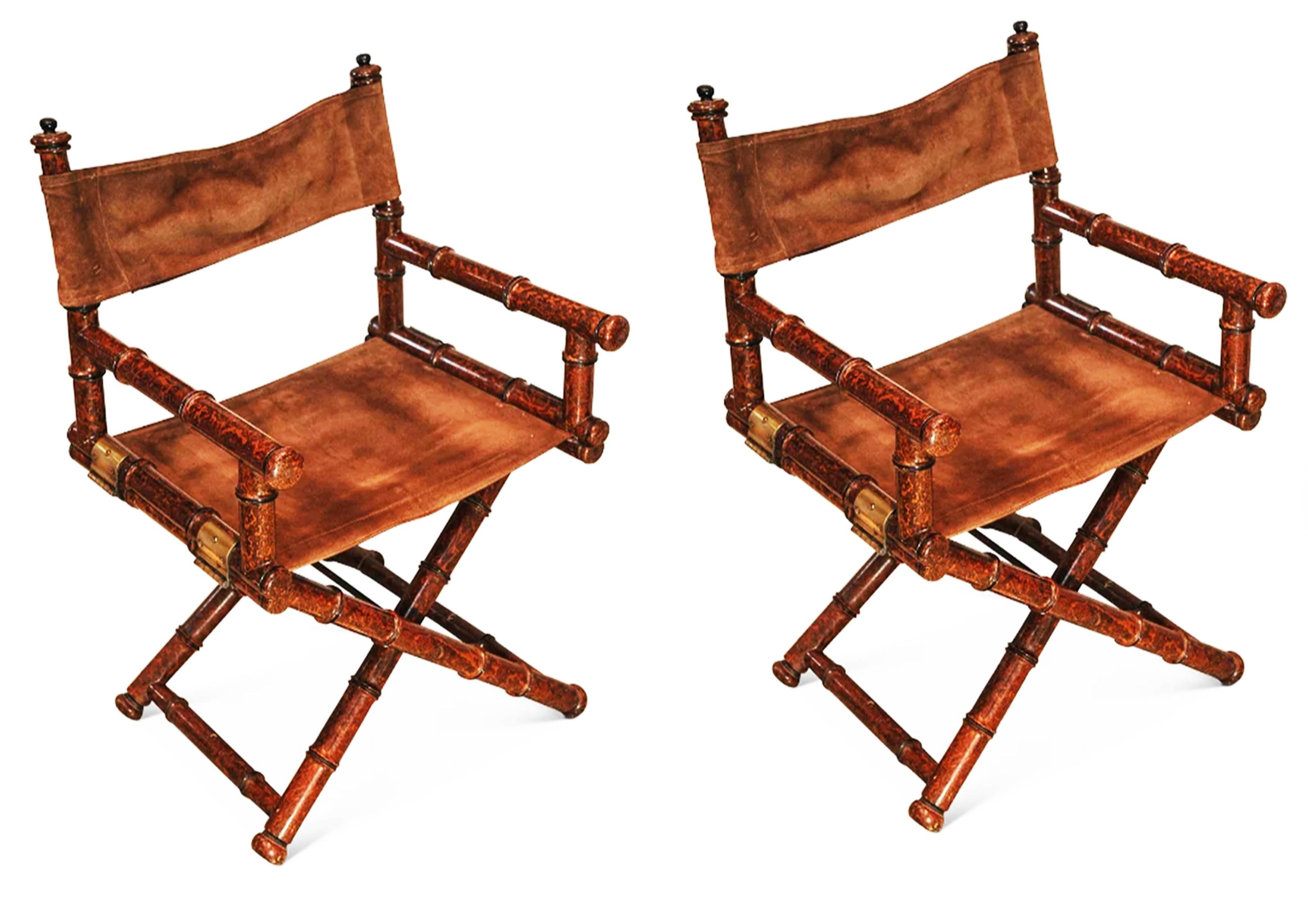 Fait main Paire de chaises safari pliantes en laiton et daim faux bambou par Galeries Lafayette en vente