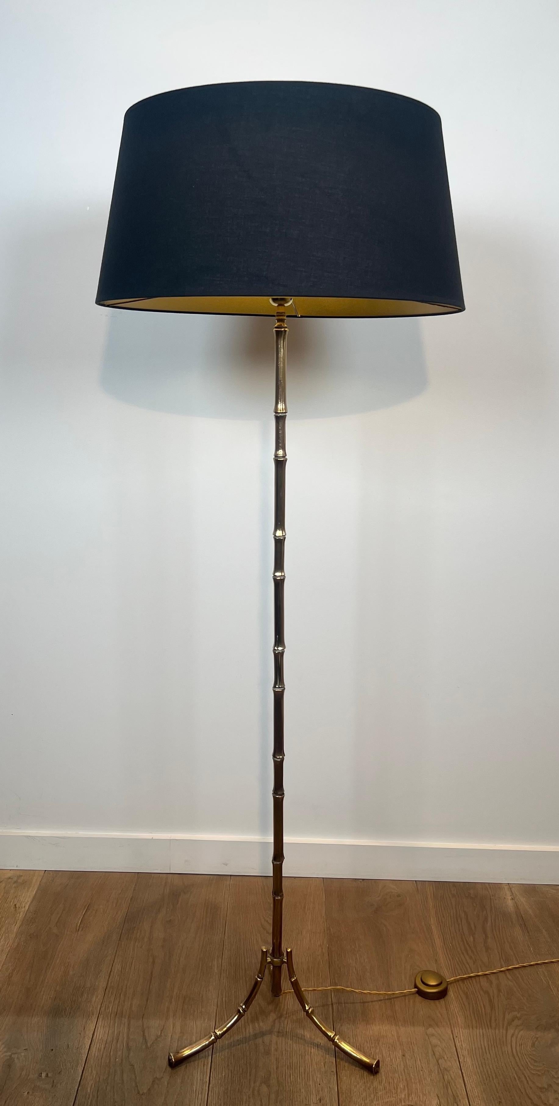 Pair of Faux-Bamboo Bronze Floor Lamps By Maison Bagués In Good Condition For Sale In Marcq-en-Barœul, Hauts-de-France