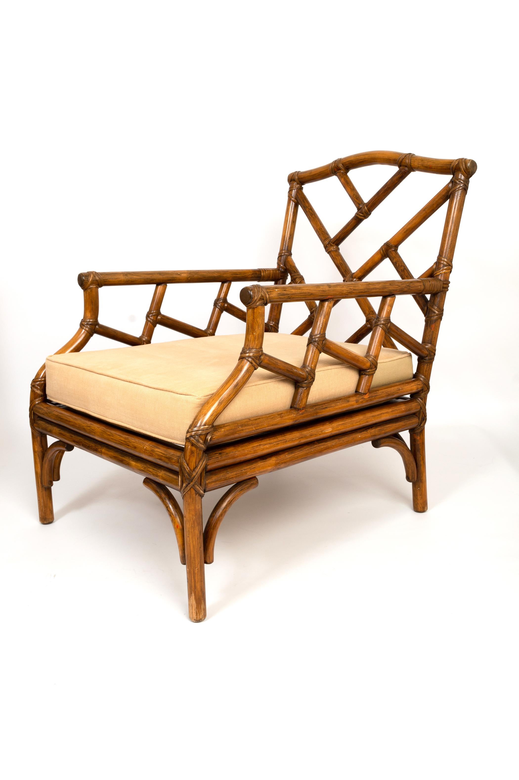 Pair of English Faux Bamboo Cane Chinese Chippendale Lounge Armchairs C.1960 In Good Condition For Sale In London, GB