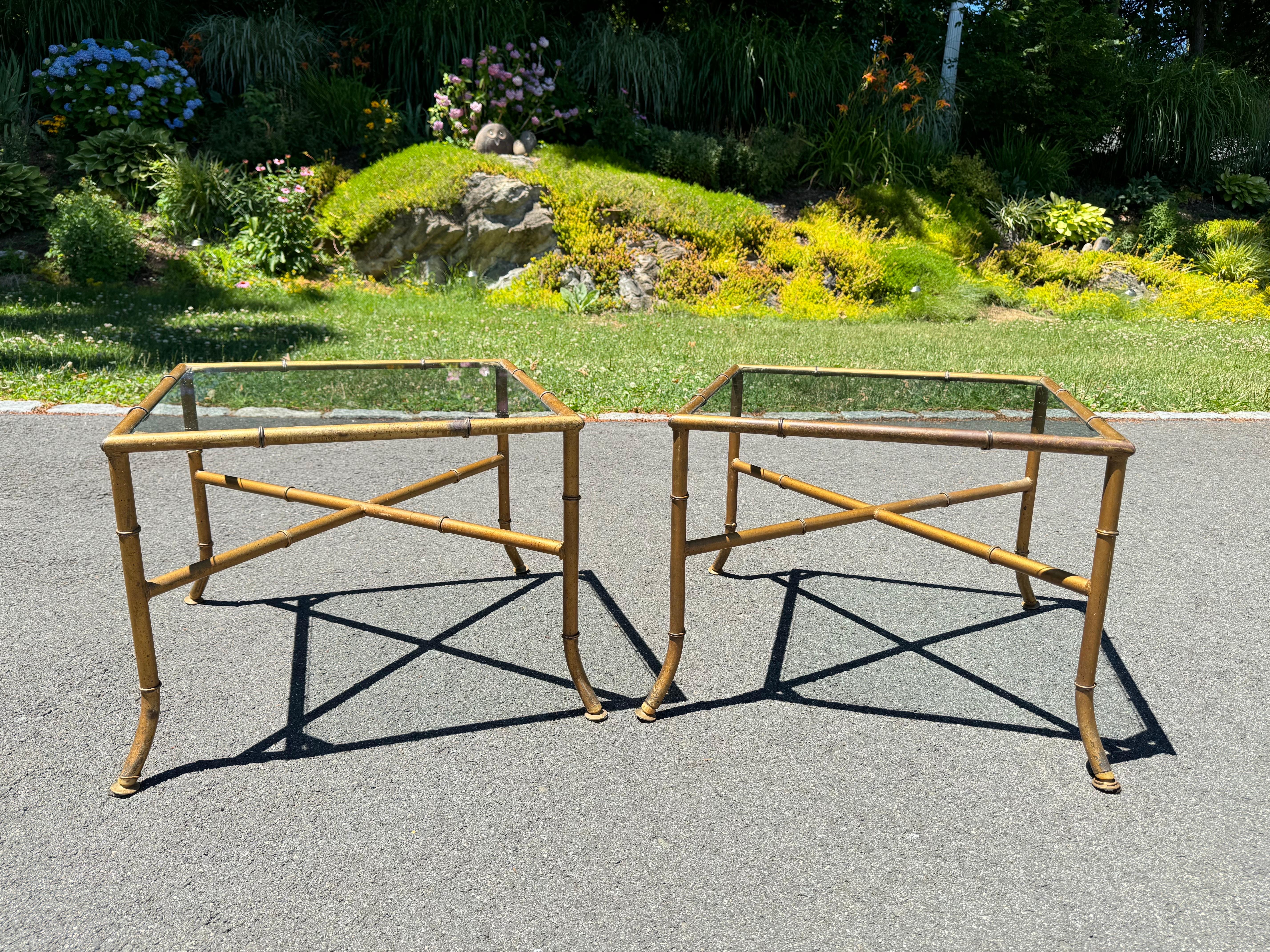 Paire de tables d'appoint en faux bambou en vente 6