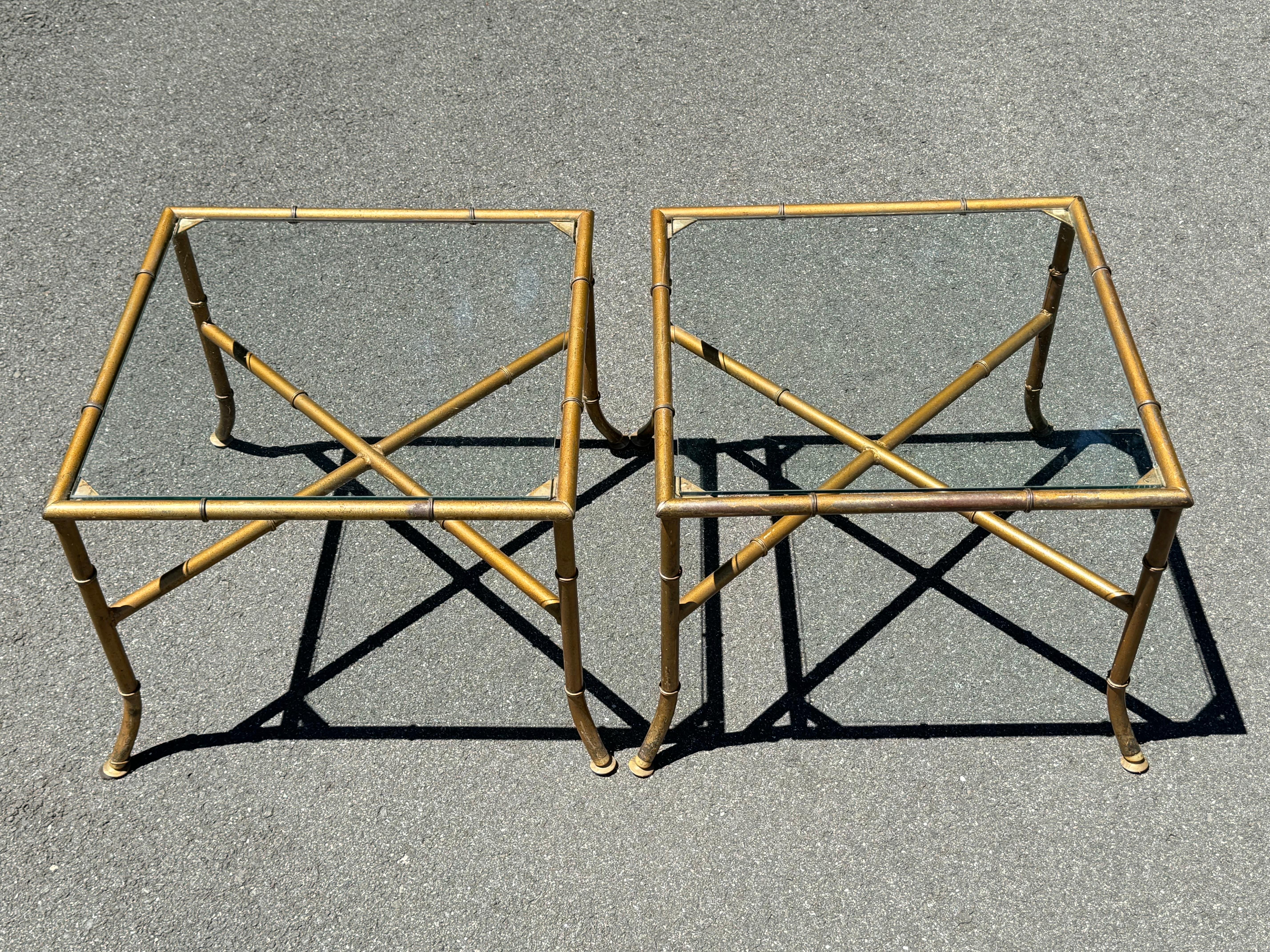 Paire de tables d'appoint en faux bambou en vente 4