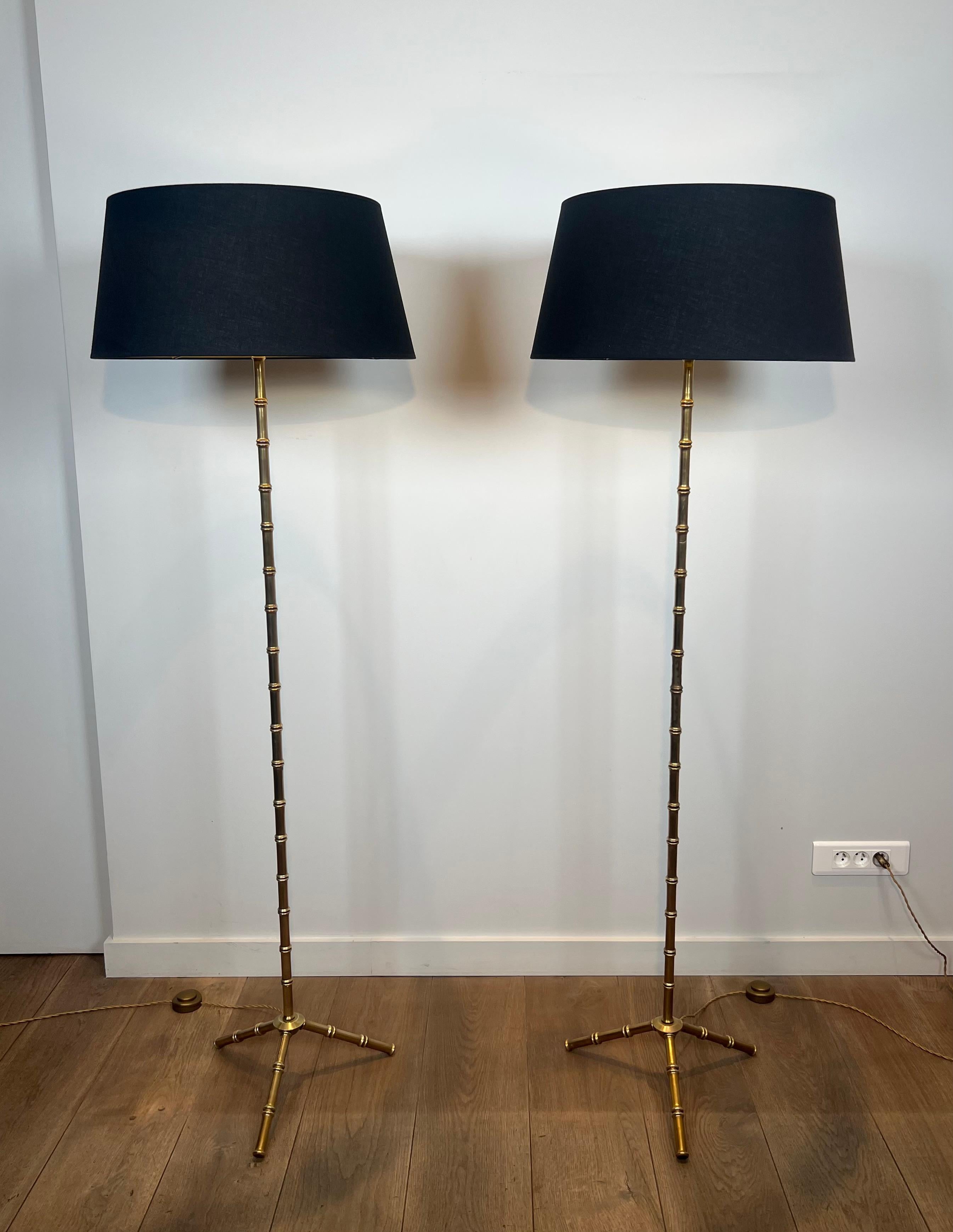 Coppia di lampade da terra in bronzo e ottone finto-bambù di Jacques Adnet in vendita 12