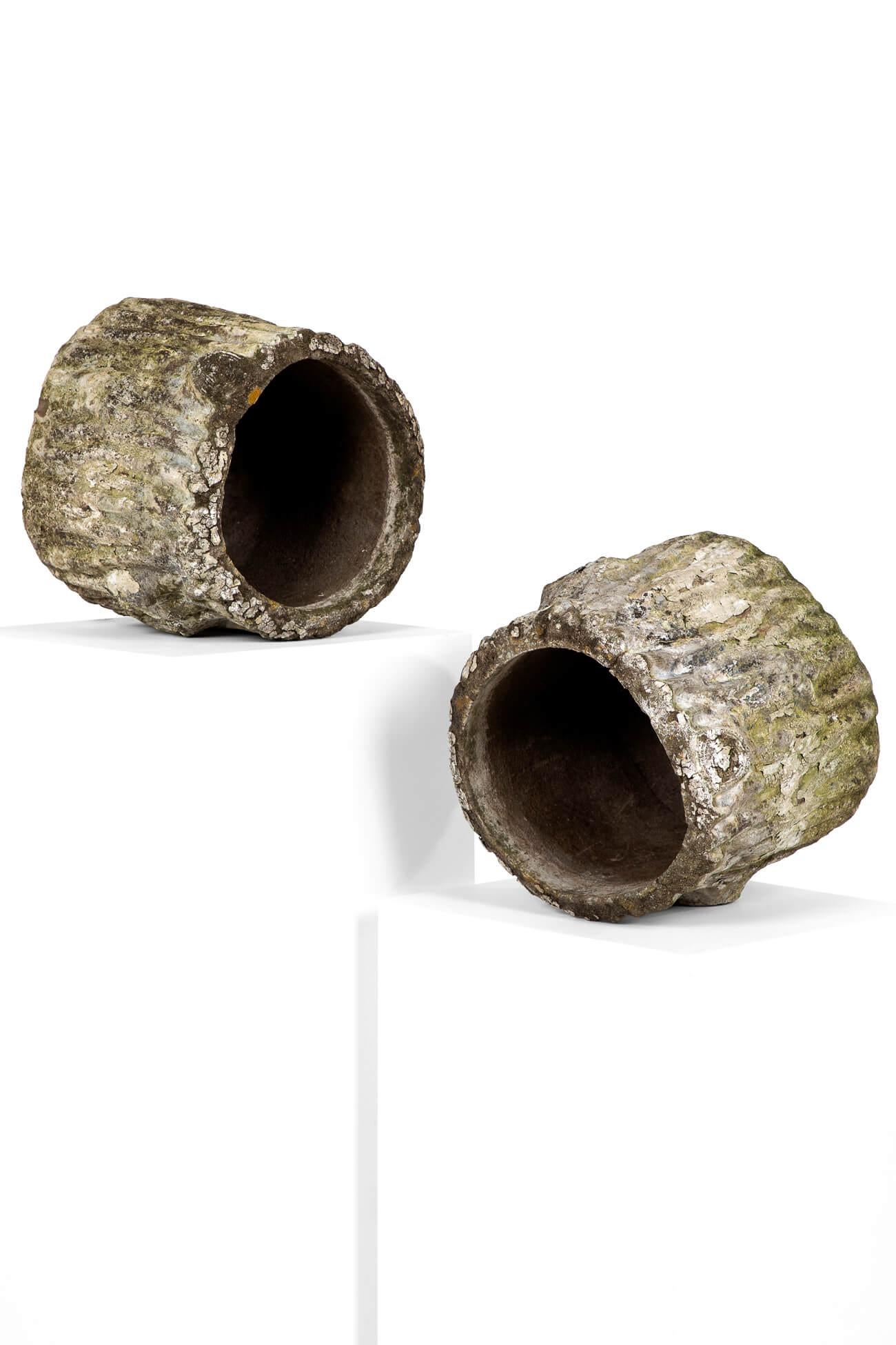 20ième siècle Paire de jardinières en faux bois en vente