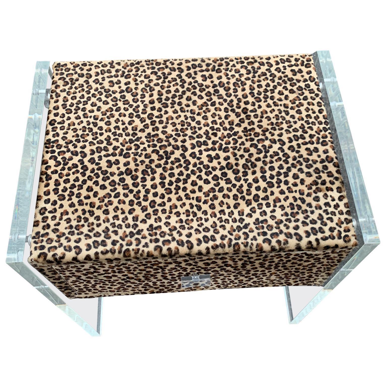Pair of Faux Cheetah Skin Upholstered Nightstands with Lucite Side Panels (Tierleder)