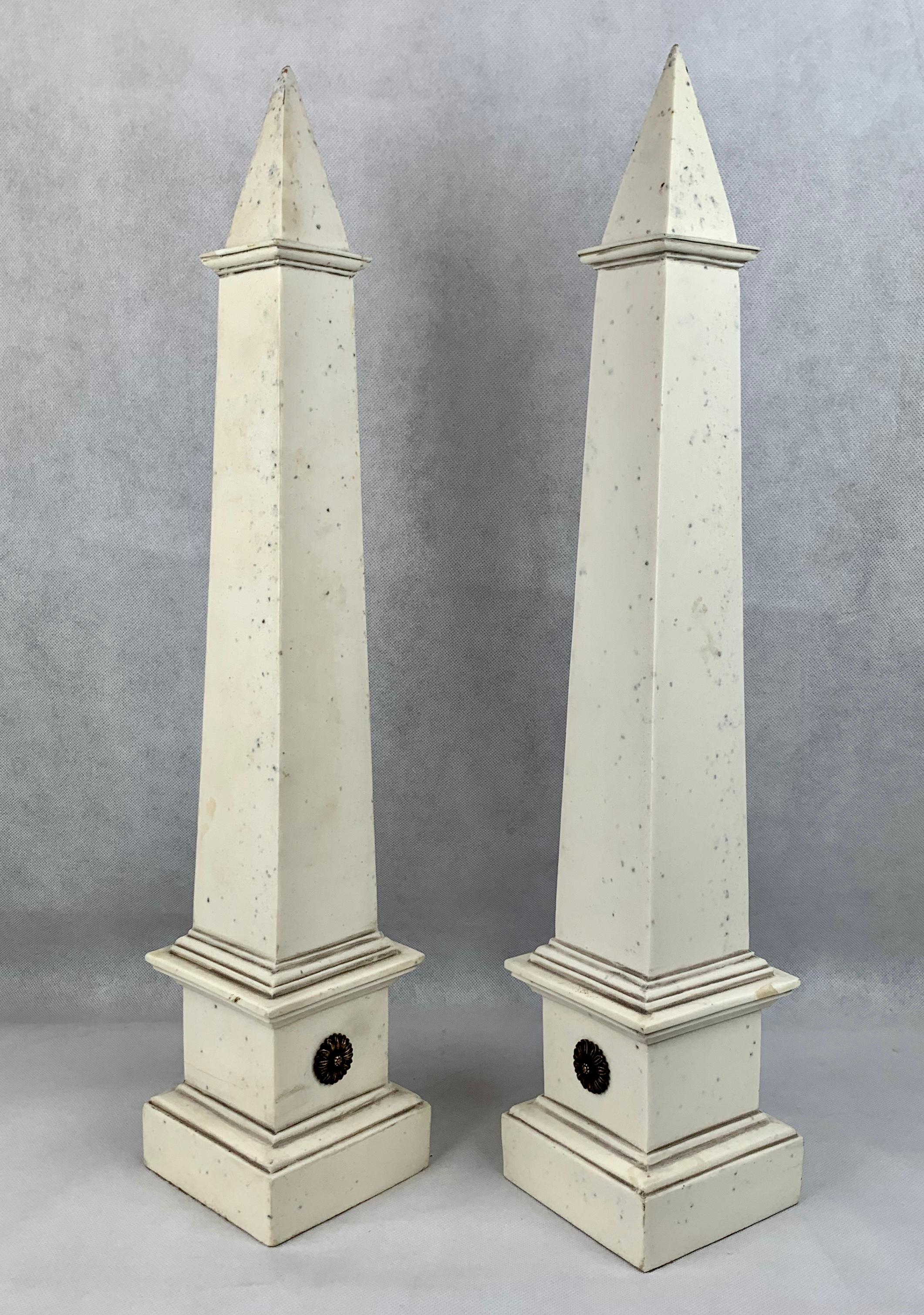 Lacquer Pair of Neoclassical Faux Ivoire Obelisks For Sale