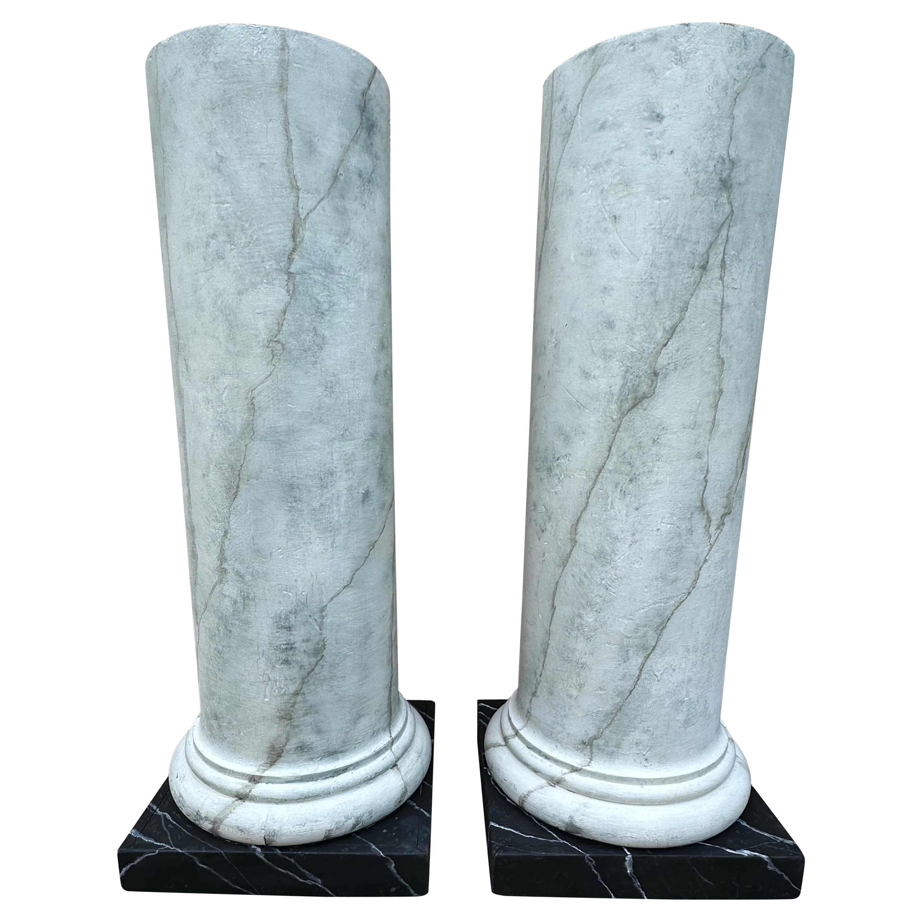 Pareja de Columnas de Madera Pintadas con Faux Mármol
