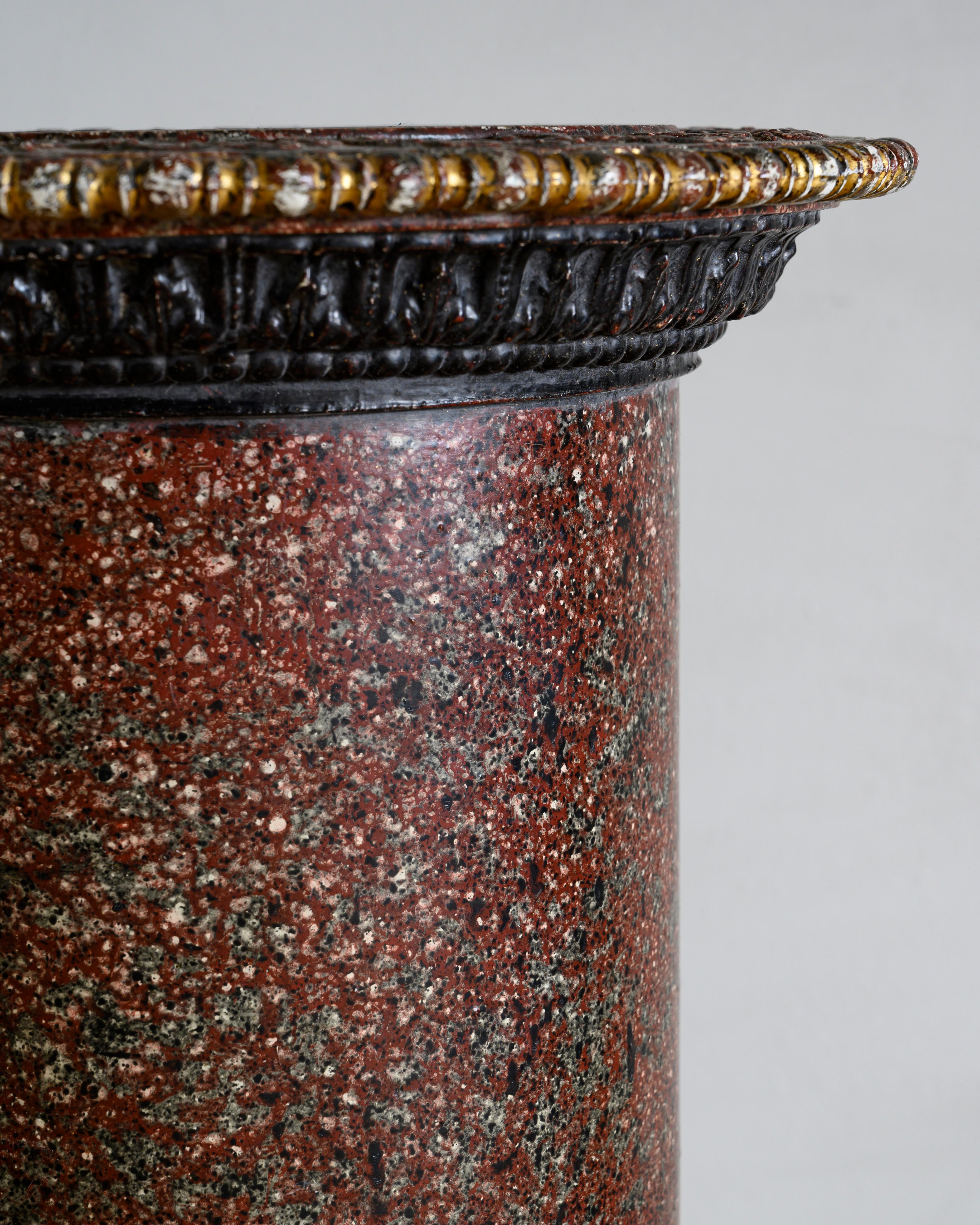 Pair of Faux Porphyry and Parcel-Gilt Pedestals In Good Condition In Mjöhult, SE