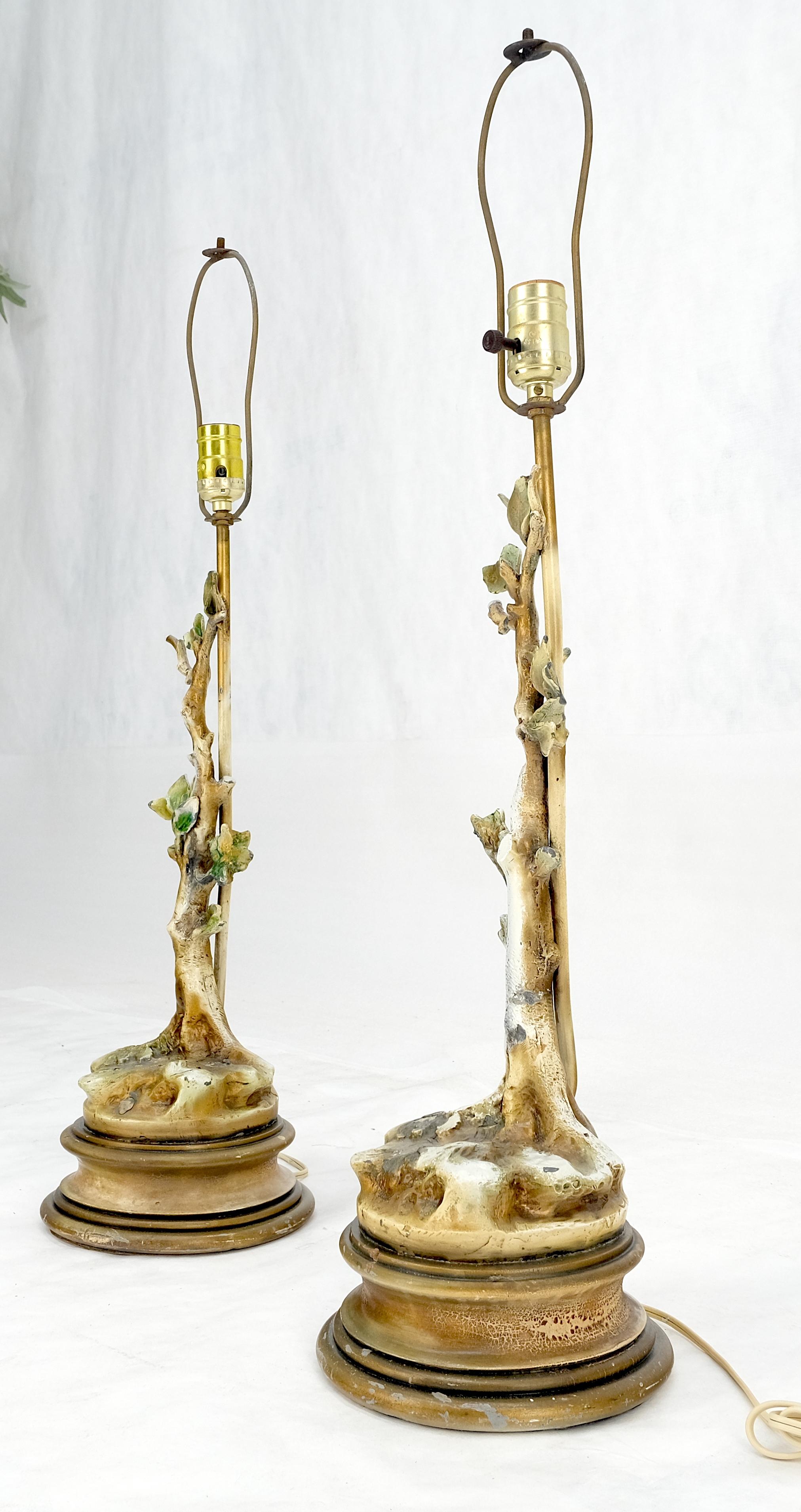 Pareja de Lámparas de Sobremesa Decorativas con Bases de Faux Twig Style C1940s siglo XX en venta