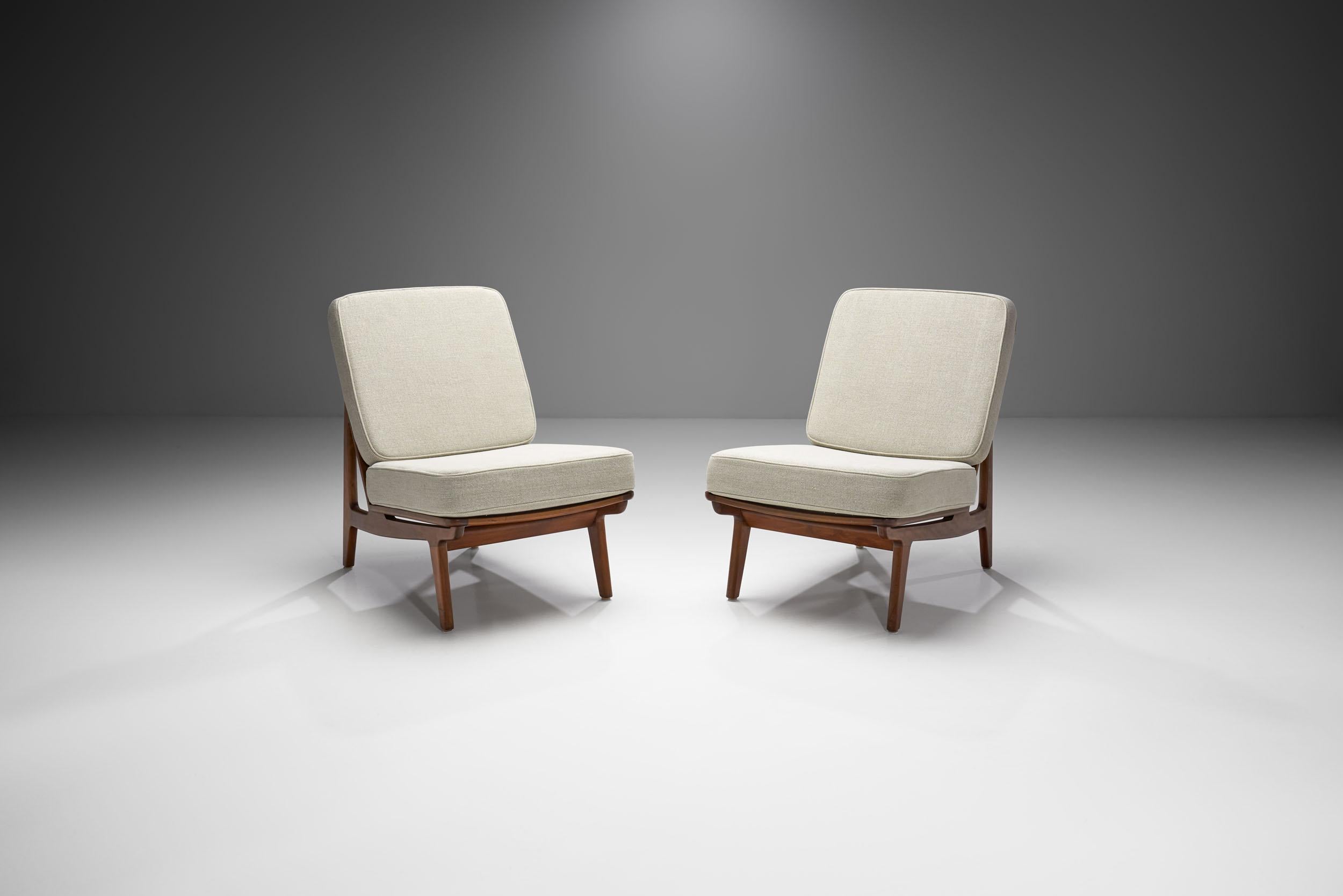 Scandinavian Modern Pair of FD 172 Slipper Chairs by Peter Hvidt and Orla Mølgaard, Denmark, 1960s